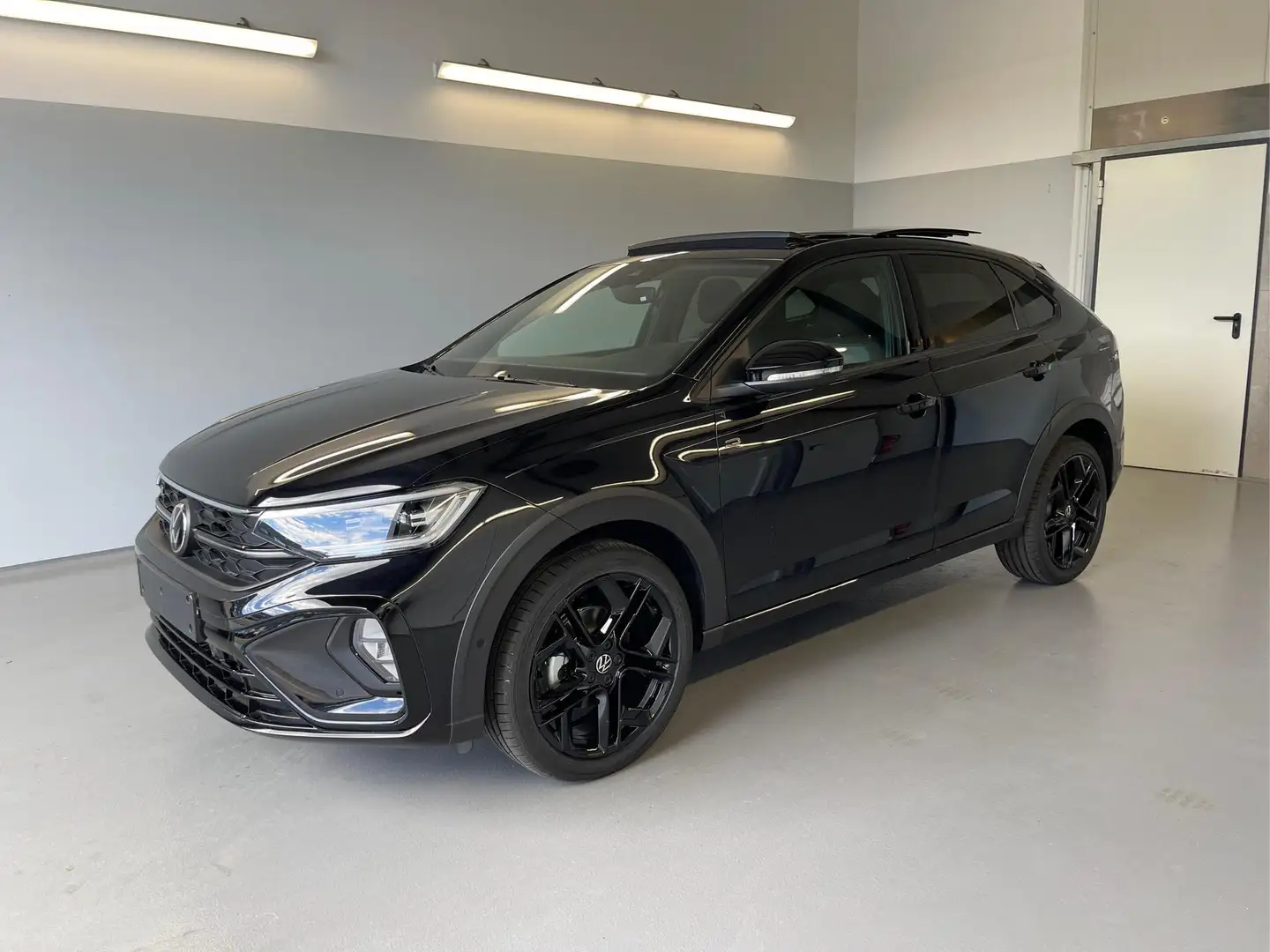 Volkswagen Taigo R-Line 150PS DSG GV5+NaviPro+Pano+Black+AHK+IQ.... Silber - 1