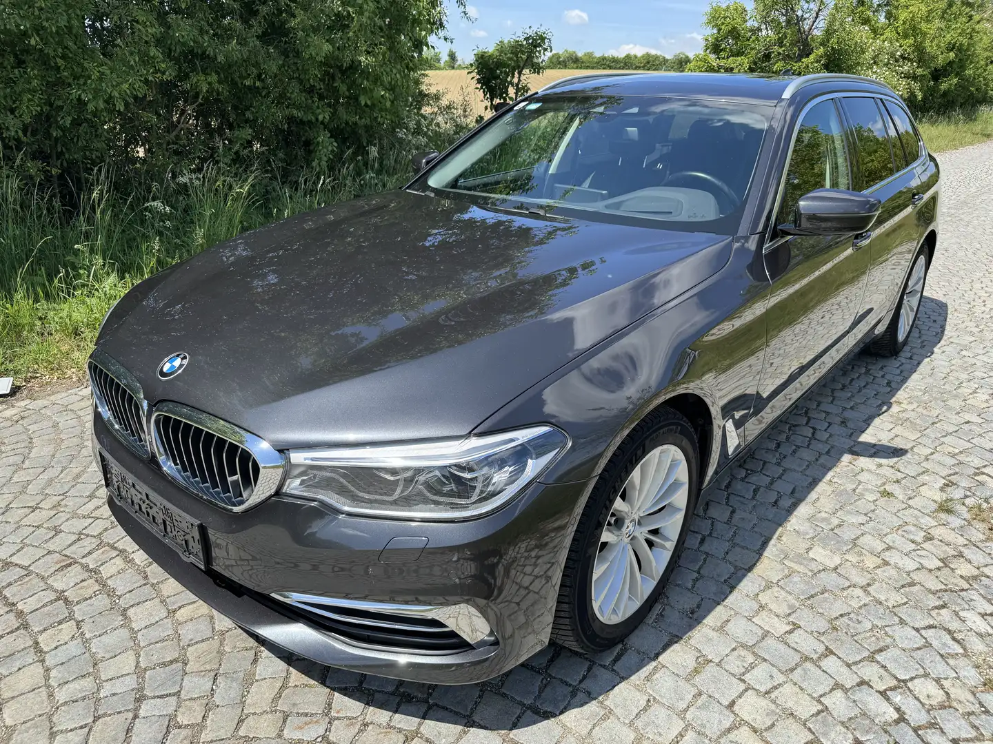 BMW 540 540d xDrive Touring Aut. Luxury Line - 2