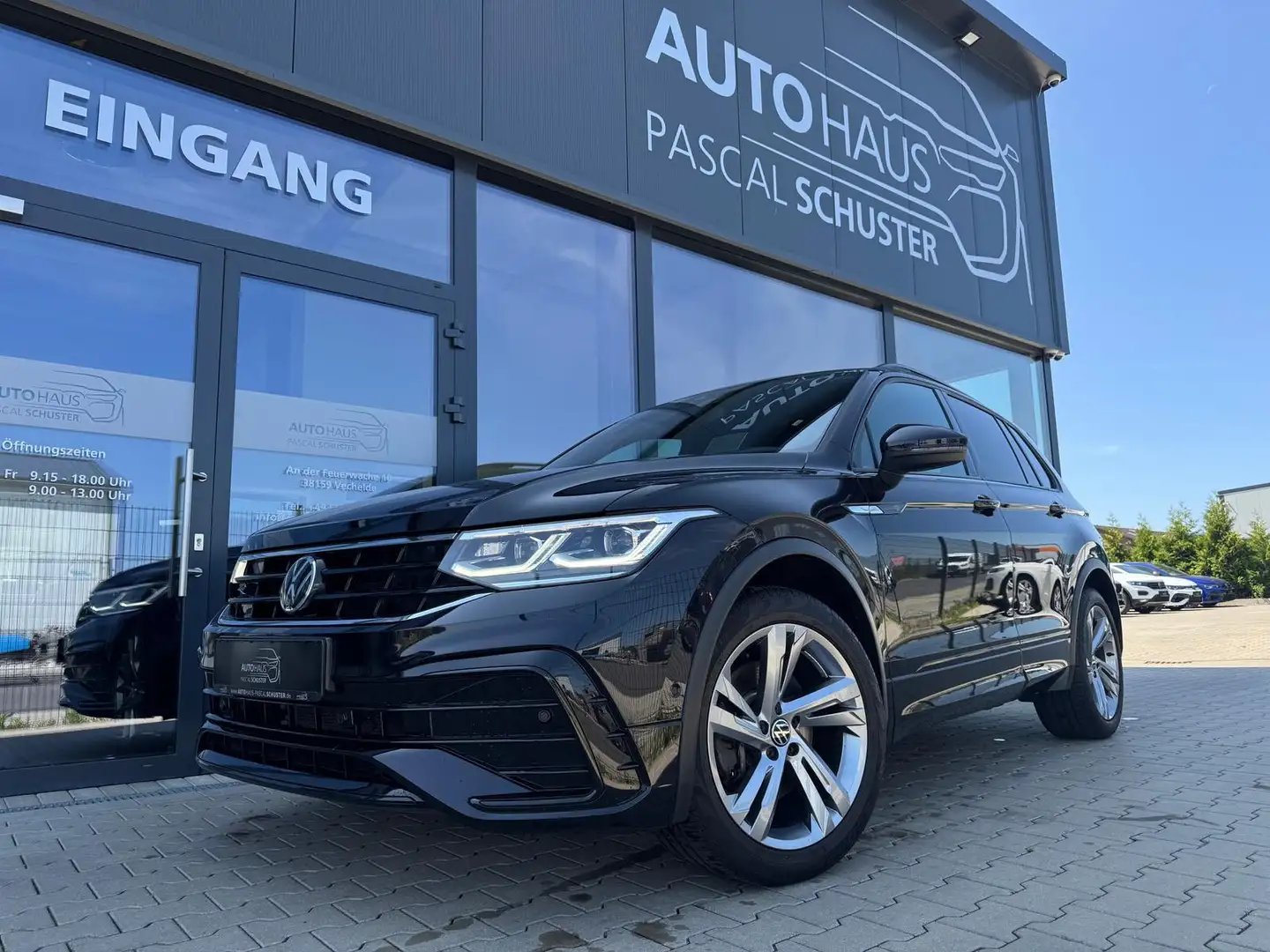 Volkswagen Tiguan R-Line 4Motion 2.0 TSI/DSG/AHK/KAM/MATRIX Schwarz - 1