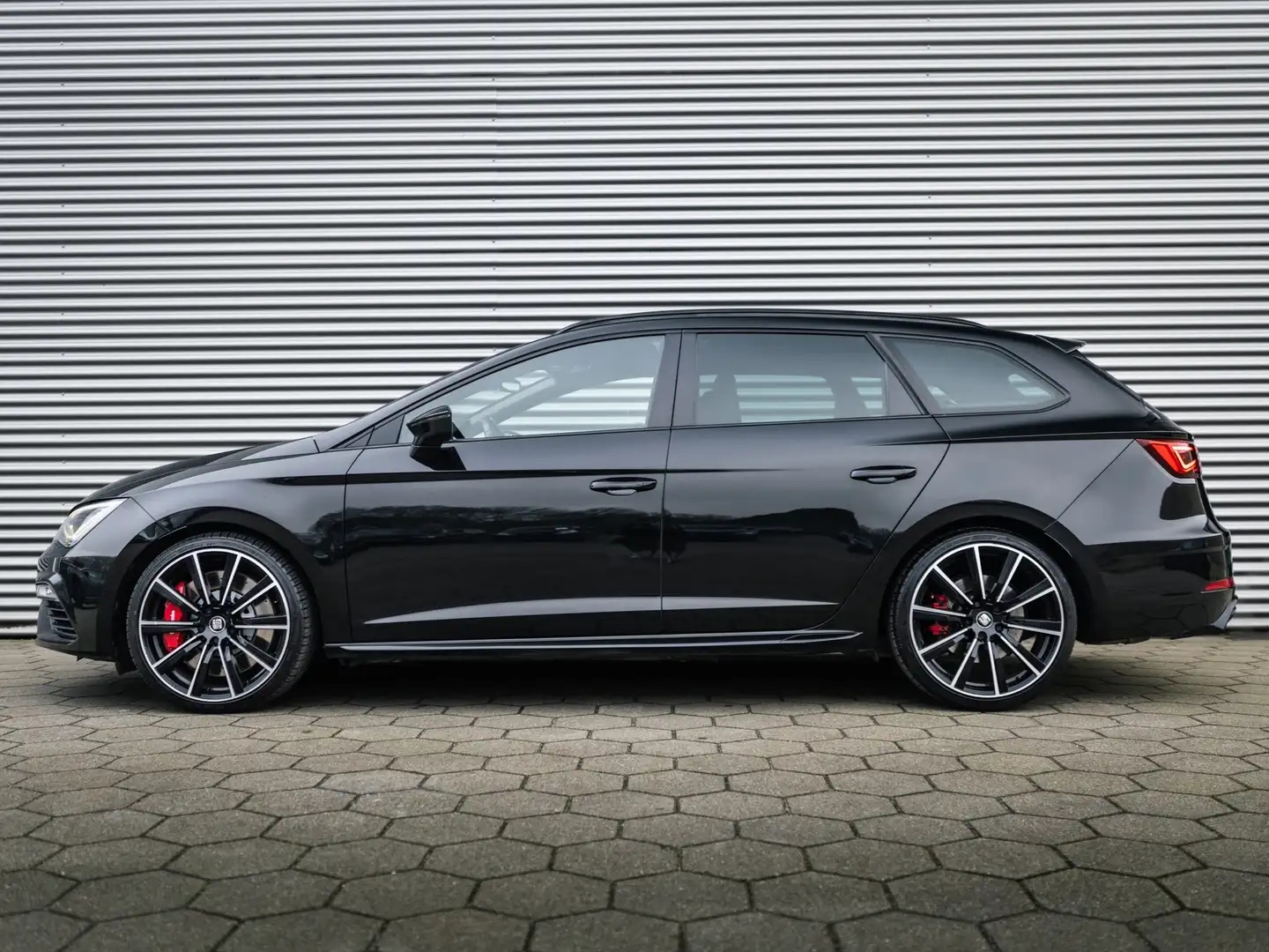 SEAT Leon ST 2.0 TSI CUPRA 300 4DRIVE PERFORMANCE PANO BREMB Noir - 2