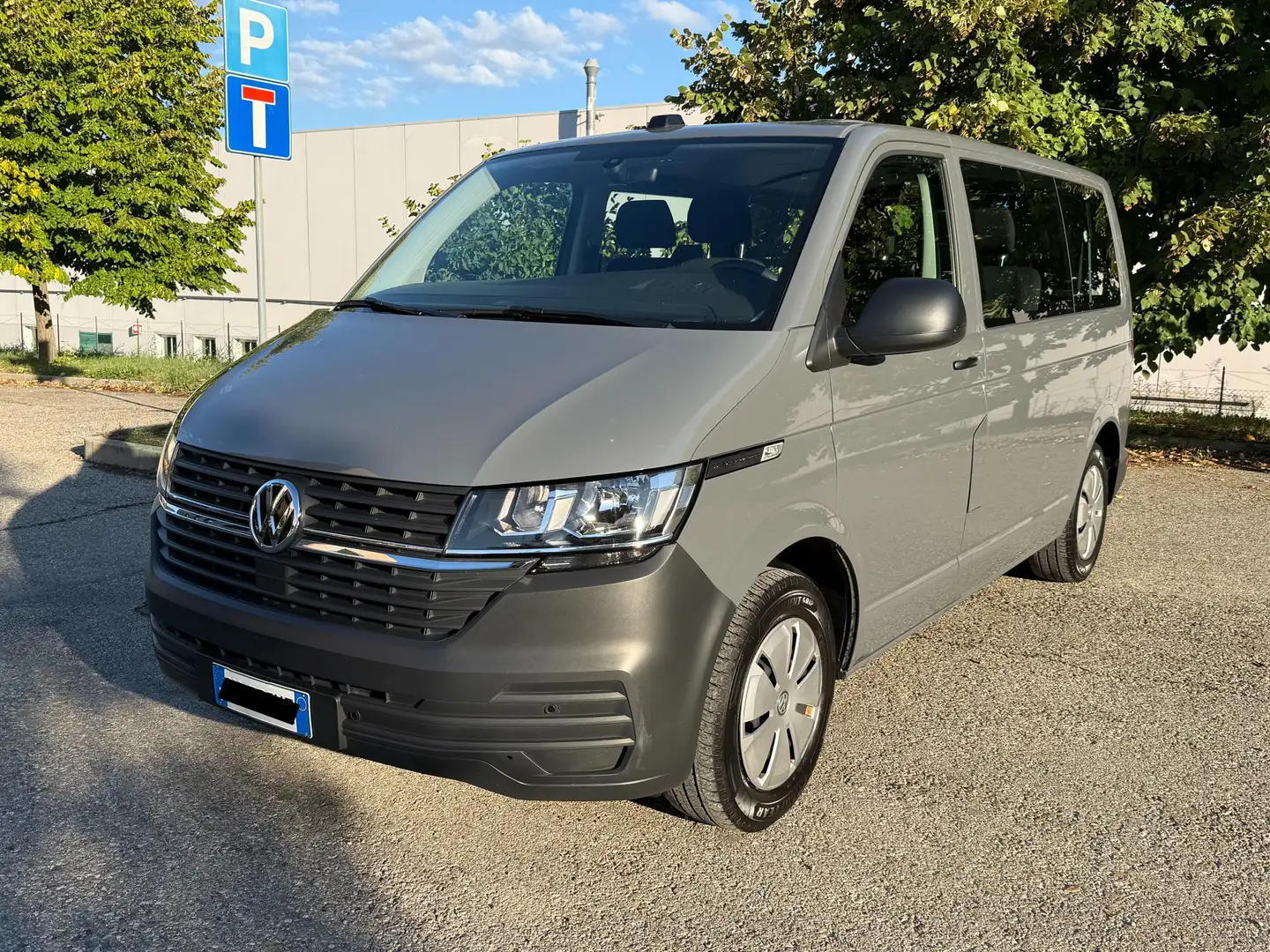 Volkswagen Transporter T6.1  28 2.0 tdi 110cv kombi Business p.c. - 1