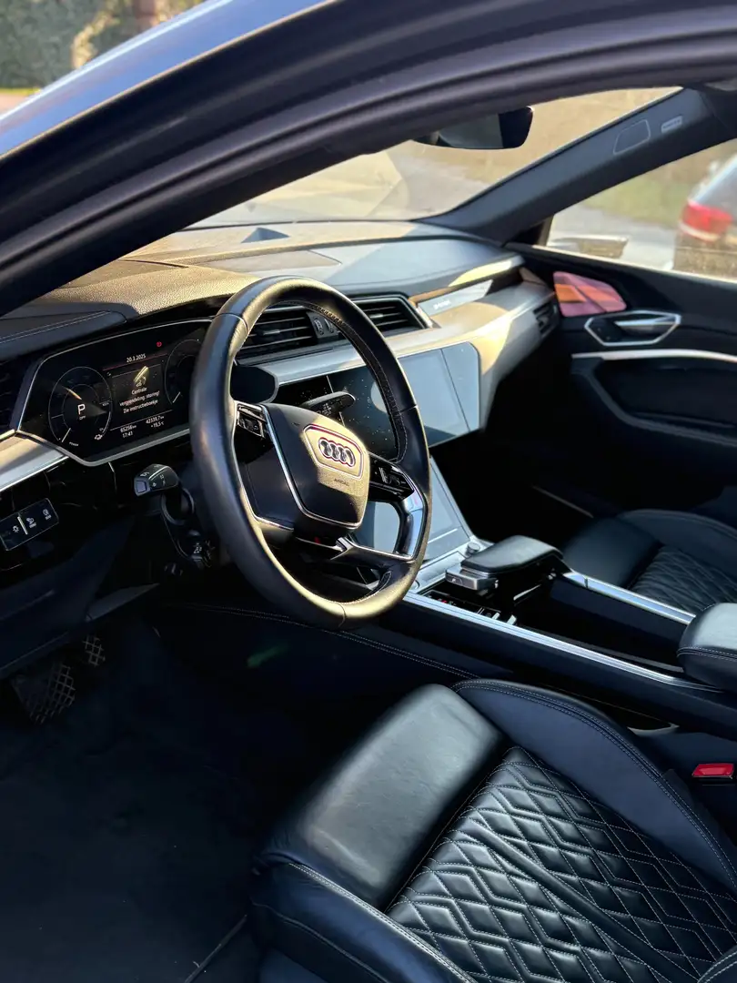 Audi e-tron e-tron Sportback 55 quattro S line Gris - 2
