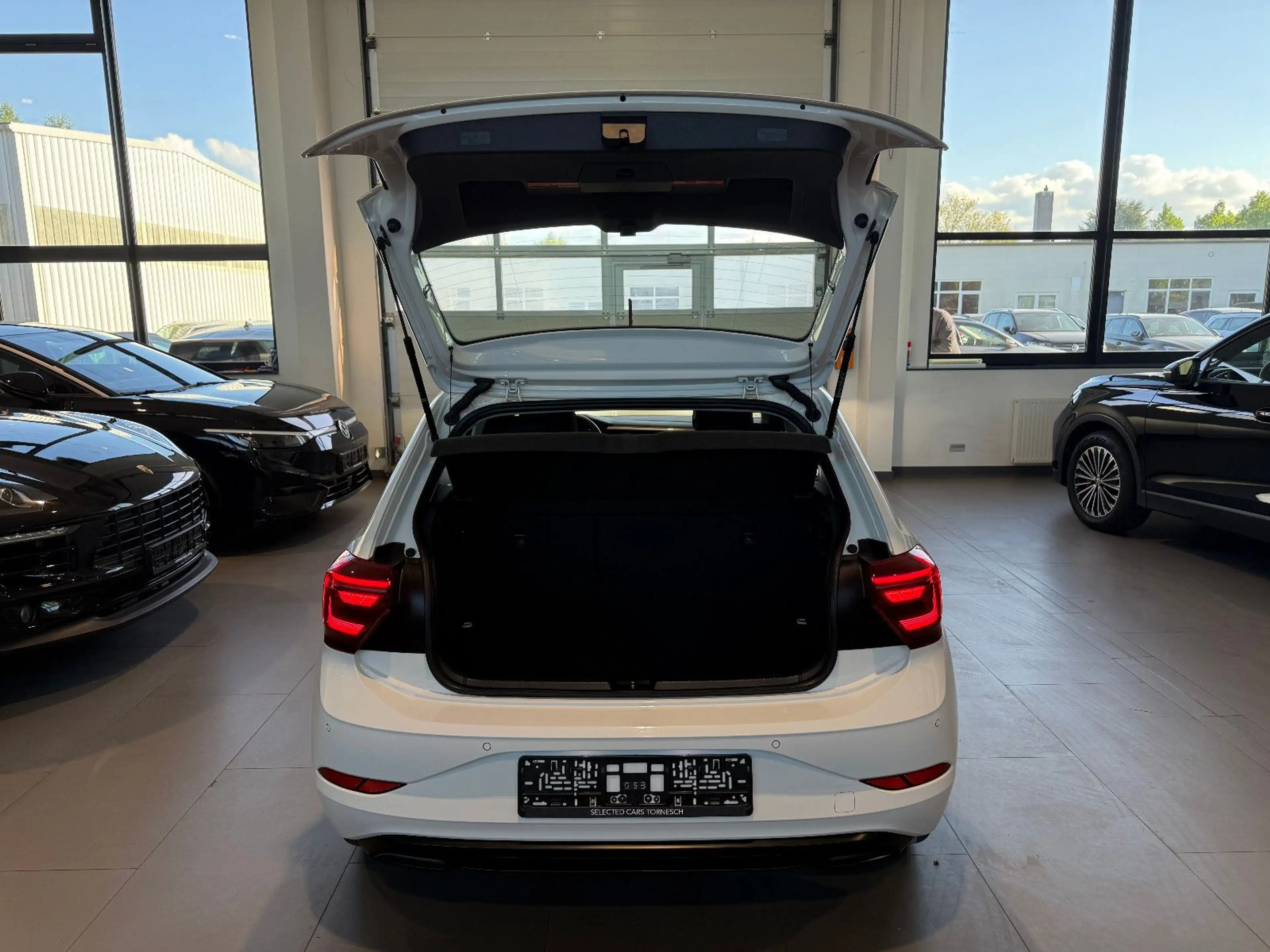 Volkswagen Polo VI Style 1.0 TSI AID/MATRIX/LANE/PDC/FRONT — photo 6
