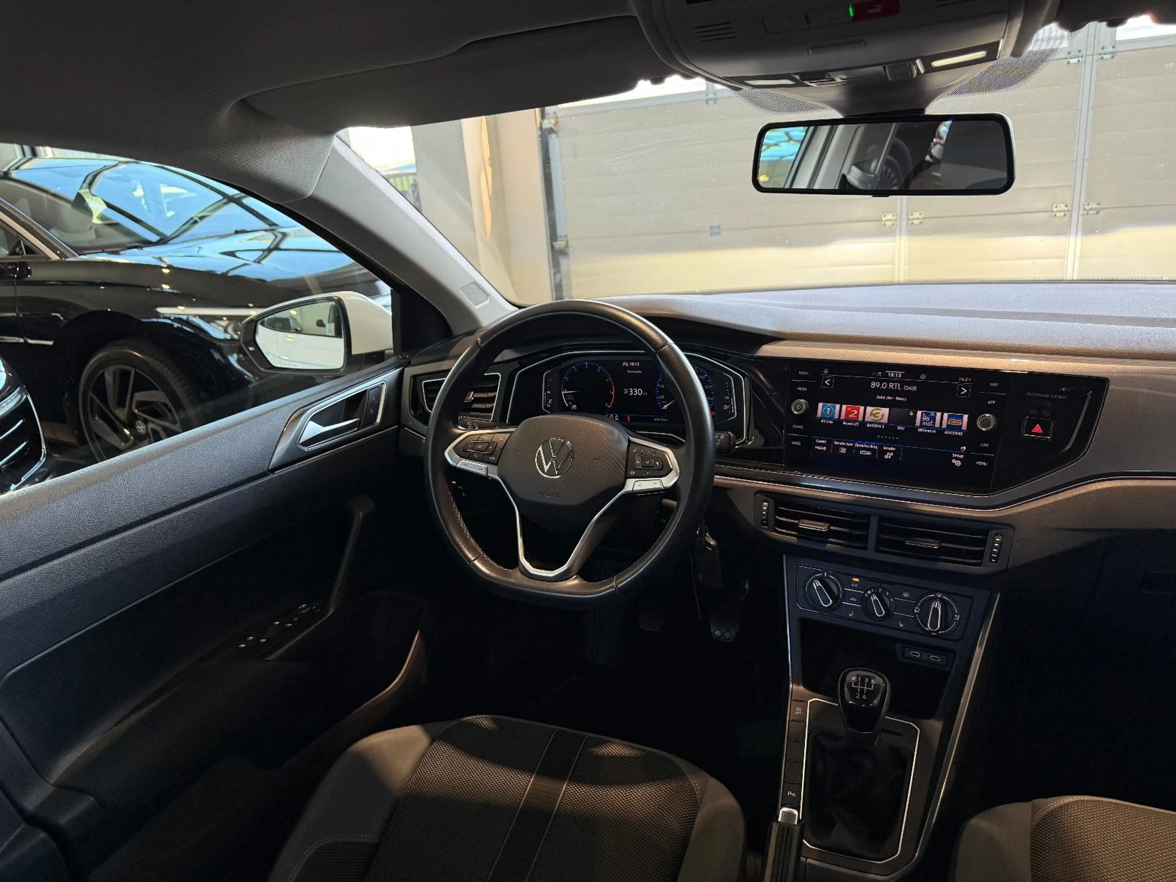 Volkswagen Polo VI Style 1.0 TSI AID/MATRIX/LANE/PDC/FRONT — photo 9