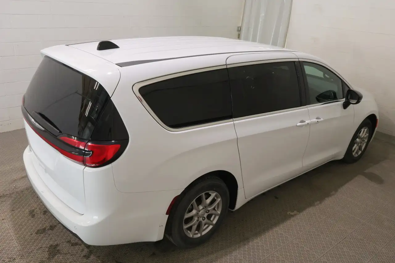 Chrysler Pacifica снимка Chrysler Pacifica