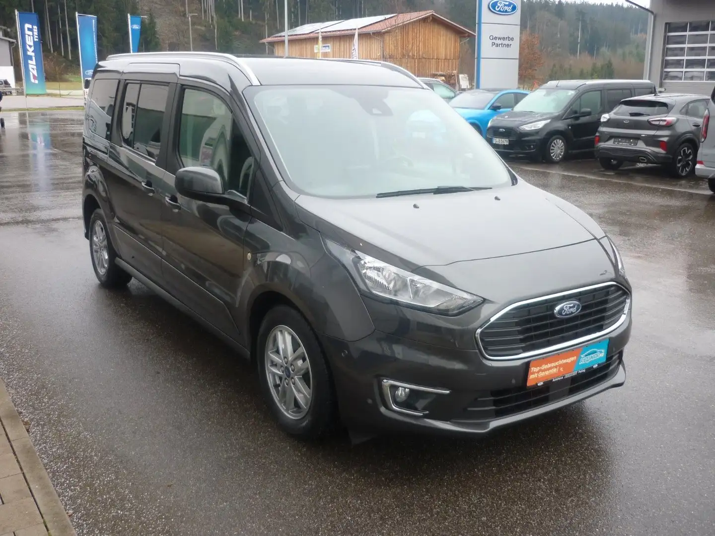 Ford Grand Tourneo Connect Titanium Grau - 2