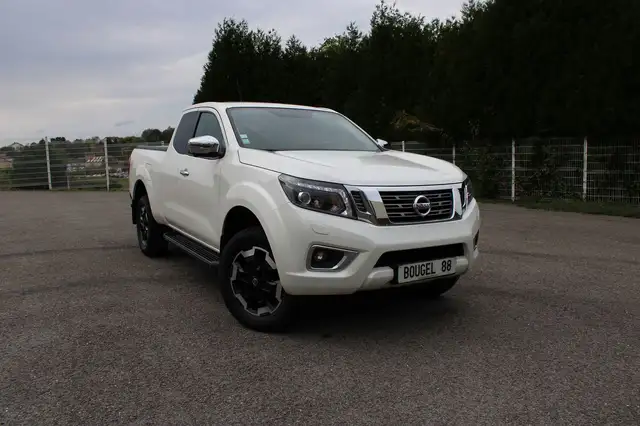 Nissan King Cab KING-CAB TEKNA 2L3 DCI 160 CV \4X4\ GPS 3D CAMÉRA USB JA 18 ATTELAGE RÉGULATEUR