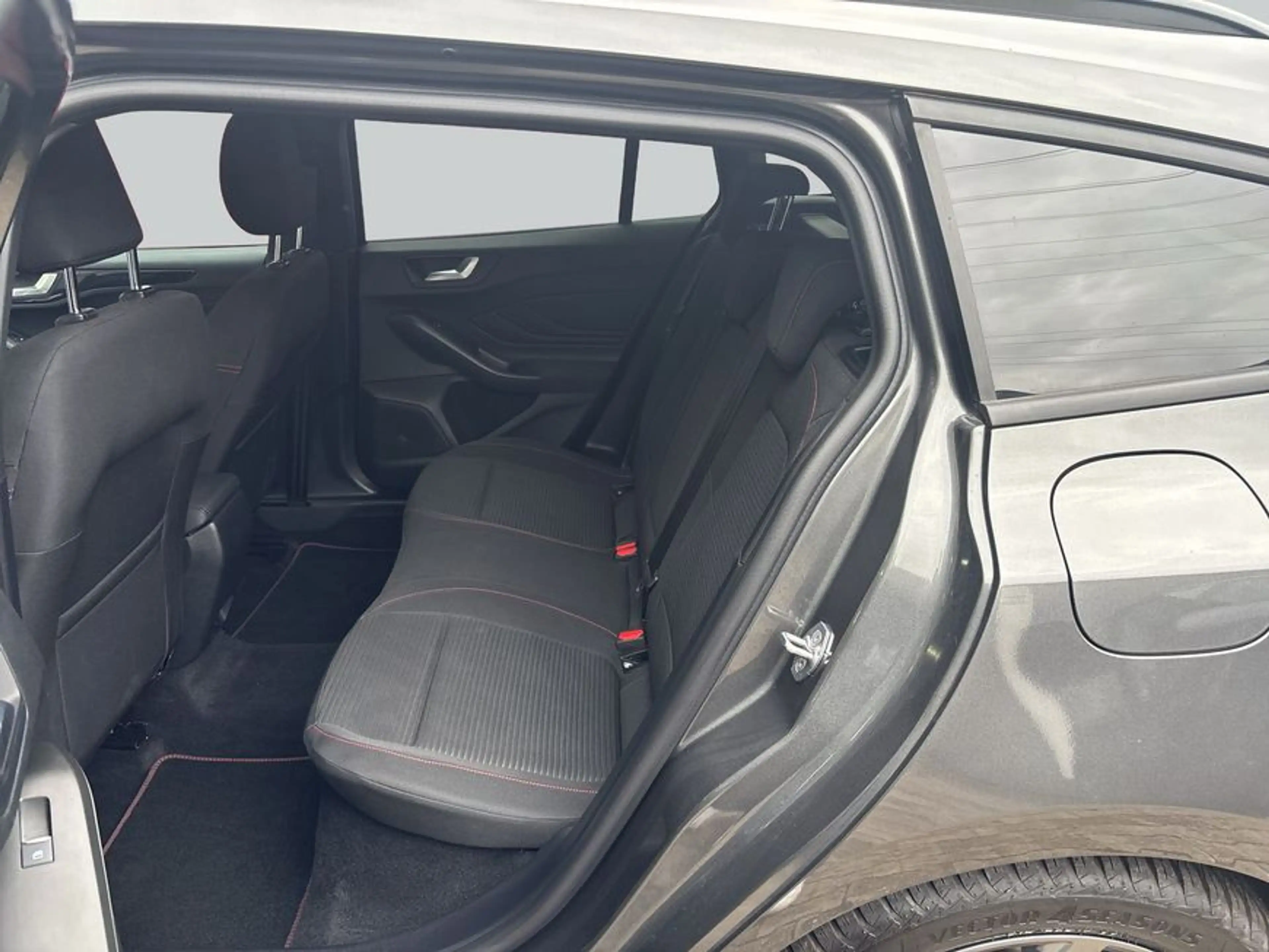 Ford Focus Turnier 1.0 EcoBoost Hybrid Aut. ST-LINE X — photo 11
