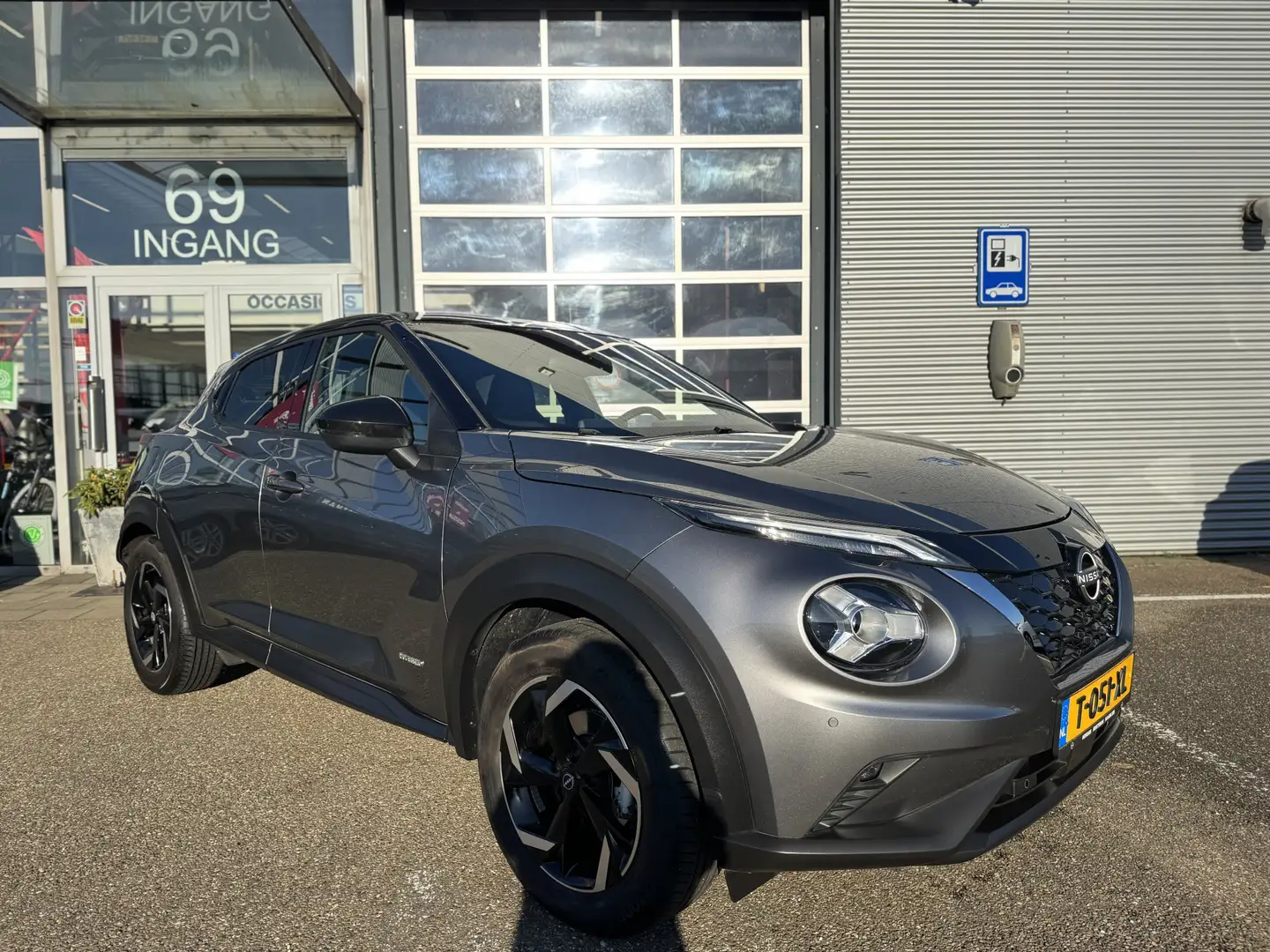 Nissan Juke 1.6 Hybrid N-Connecta Trekhaak stoelverwarming Grau - 2