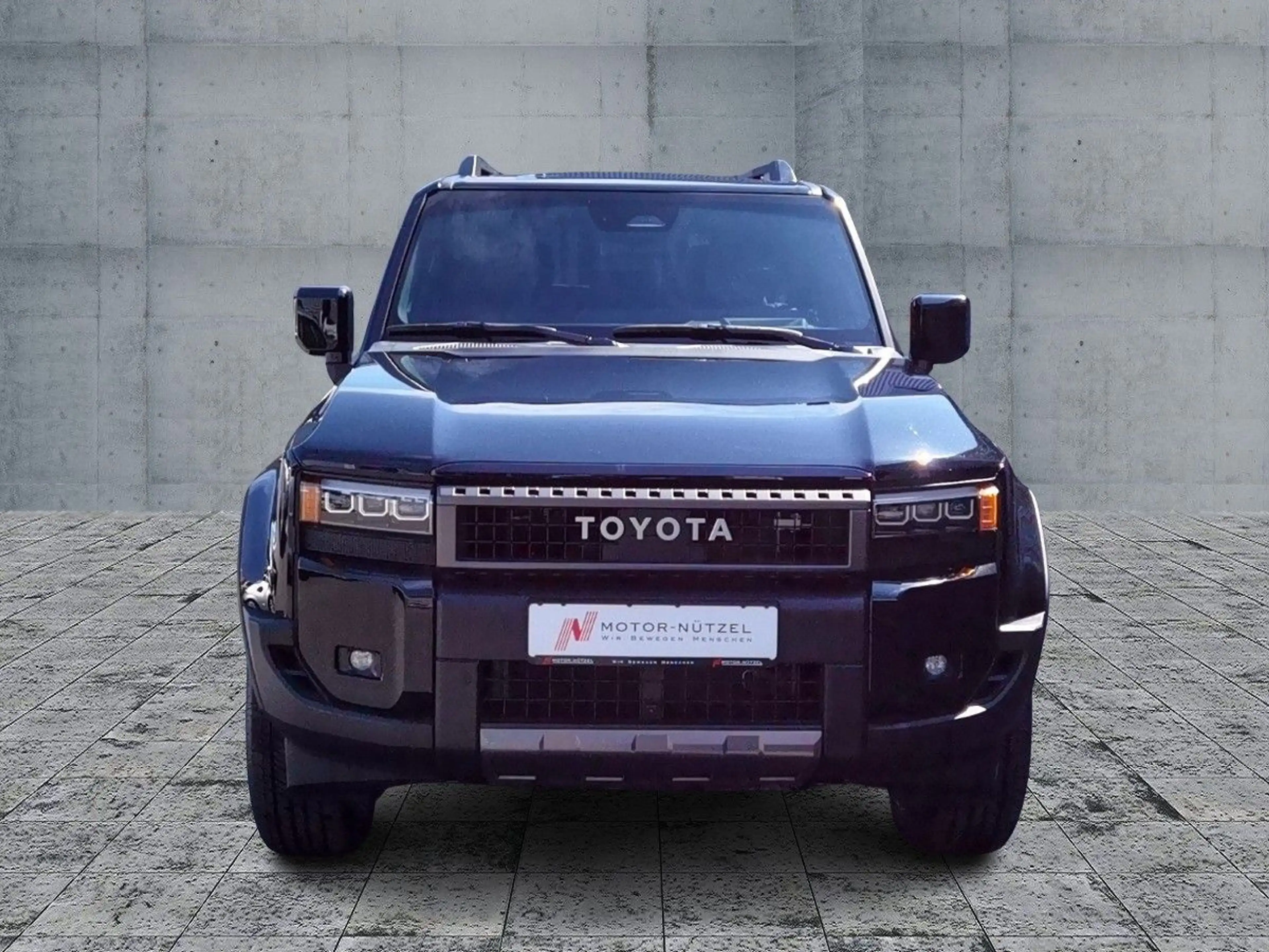 Toyota Land Cruiser 2.8 D Lounge // Allrad — photo 3
