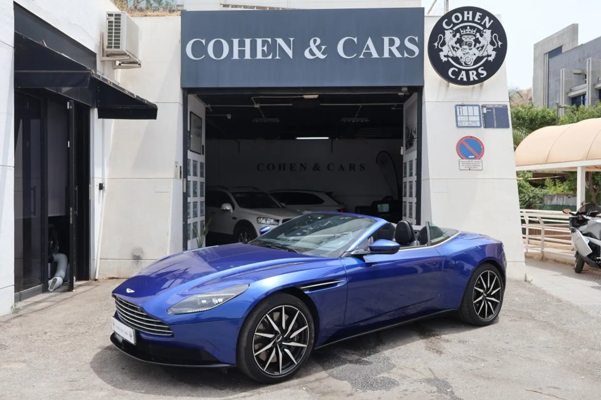 애스턴마틴 DB11 V8 2022 파랑 사진 1