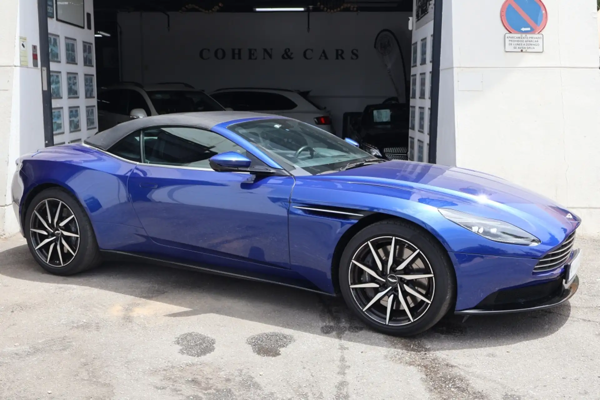 애스턴마틴 DB11 V8 2022 파랑 사진 5