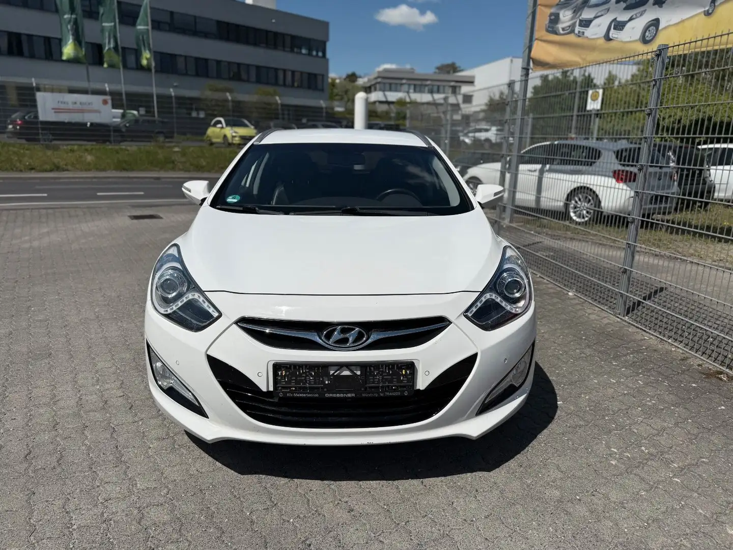 Hyundai i40 cw 1.6 GDI Leder Klimaauto. SHZ PDC Media Tüv Weiß - 2