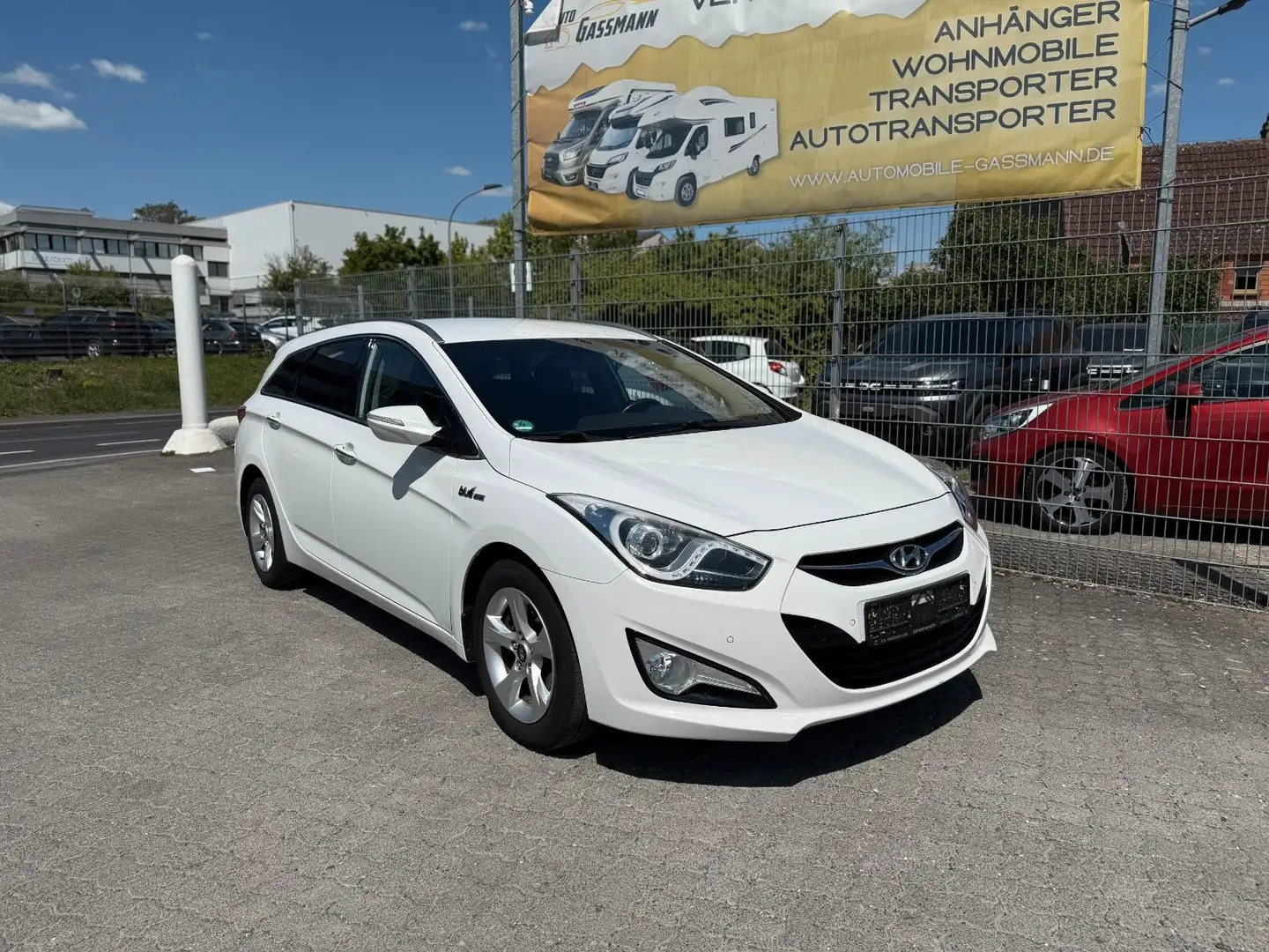 Hyundai i40 cw 1.6 GDI Leder Klimaauto. SHZ PDC Media Tüv Weiß - 1