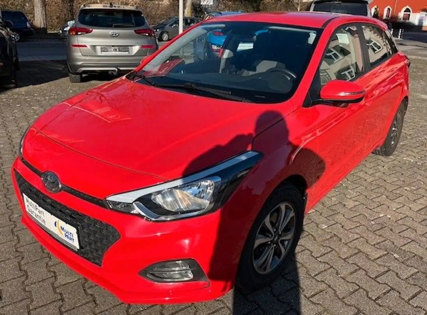 Hyundai i20 1.2  Trend Rood - 1