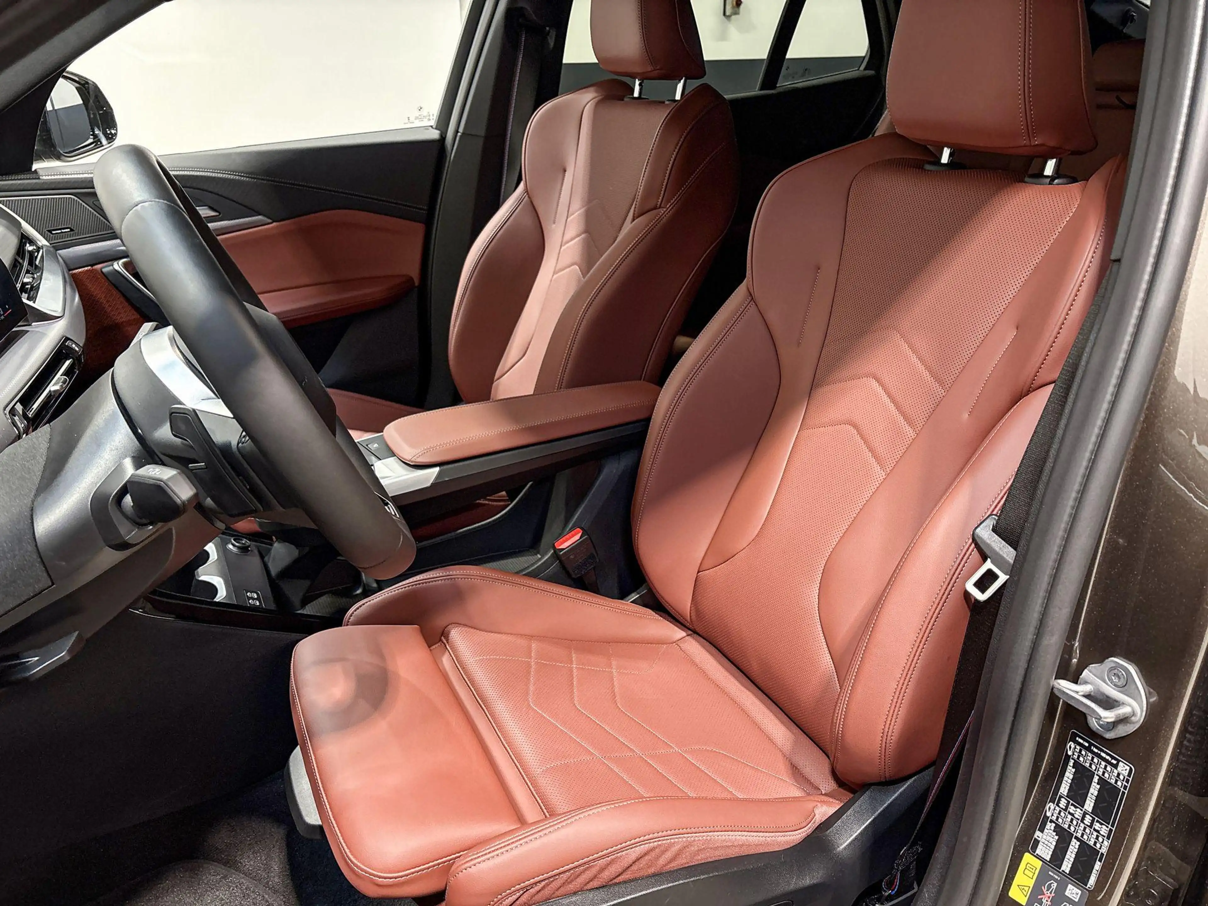 BMW iX2 eDrive20 M Sport Edition Innovation Pack — photo 10