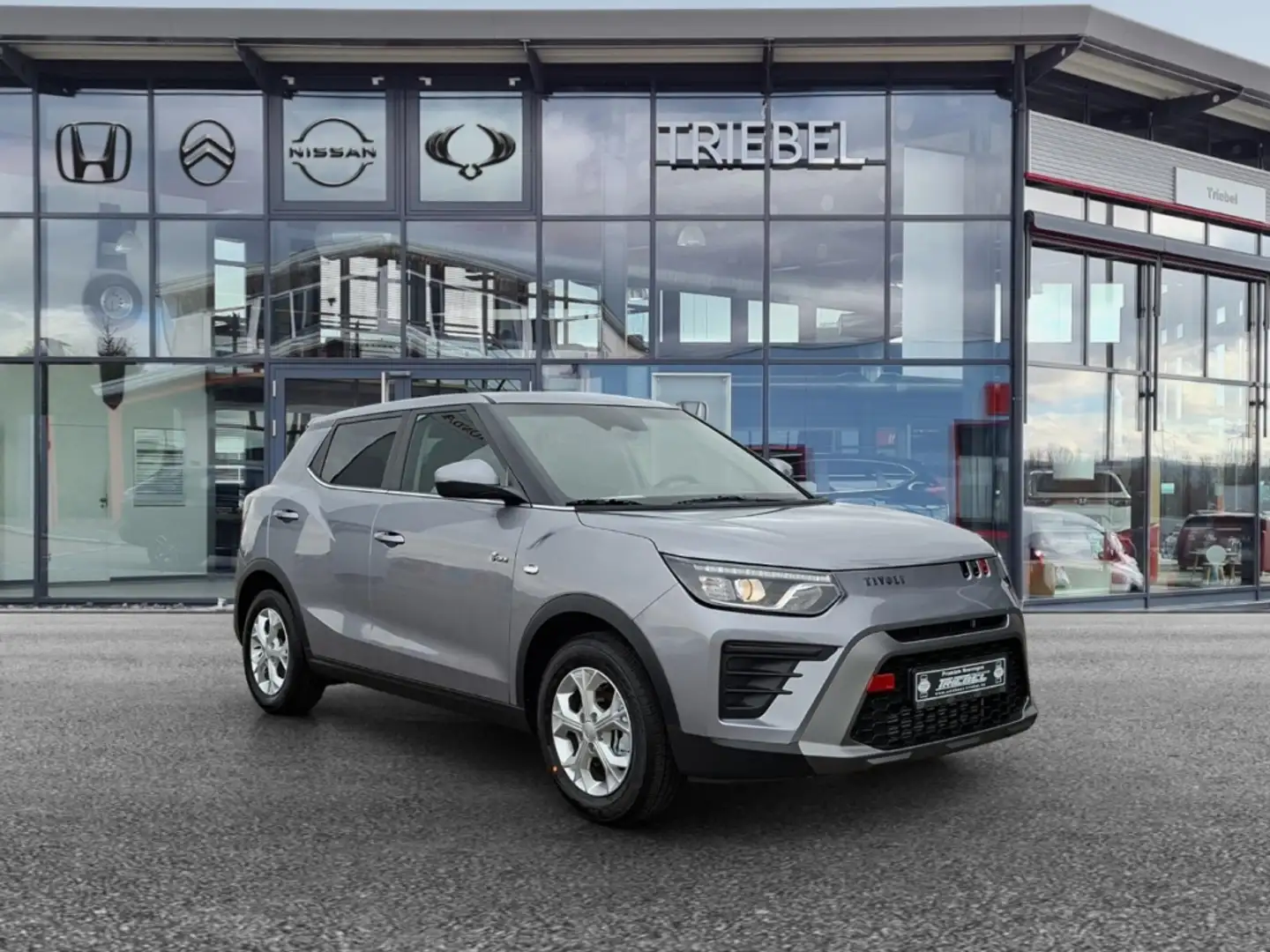 KGM Tivoli NOMAD 1.5 Navi°AC°RFK°SHZ°ALU°DAB°CarPlay Gris - 2