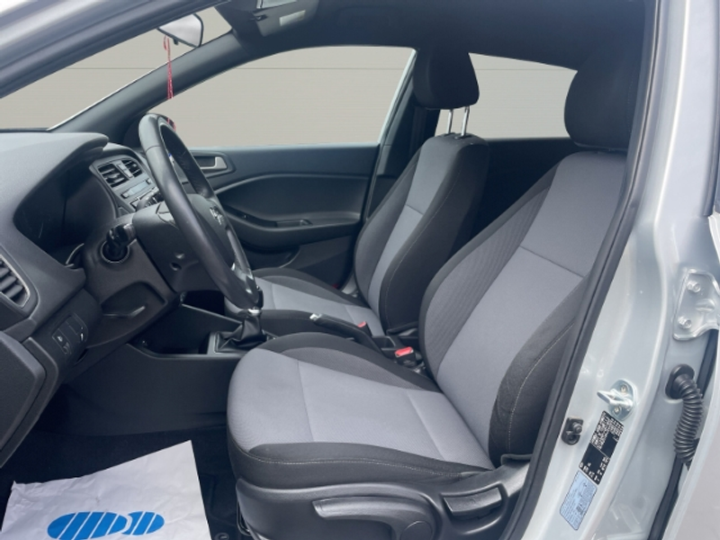 Hyundai i20 Passion 1.2 Bluetooth - Sitzheizung - Lenkradheizu — photo 10