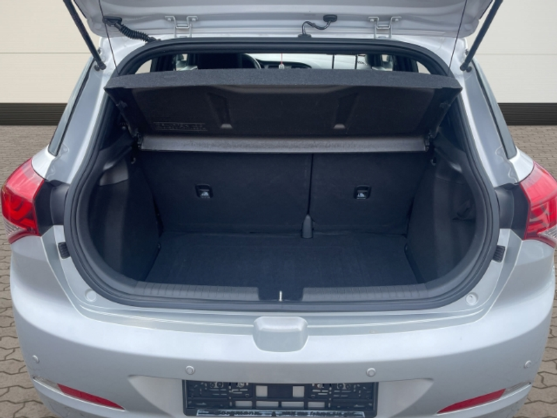 Hyundai i20 Passion 1.2 Bluetooth - Sitzheizung - Lenkradheizu — photo 8