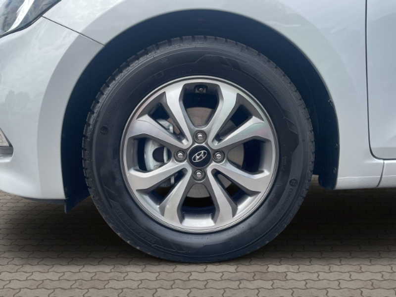 Hyundai i20 Passion 1.2 Bluetooth - Sitzheizung - Lenkradheizu — photo 7