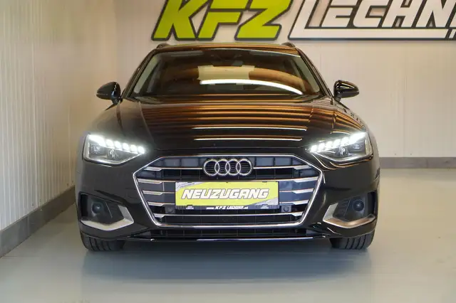 Audi A4 view 9