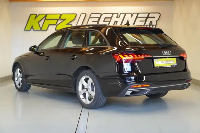 Audi A4 view 7