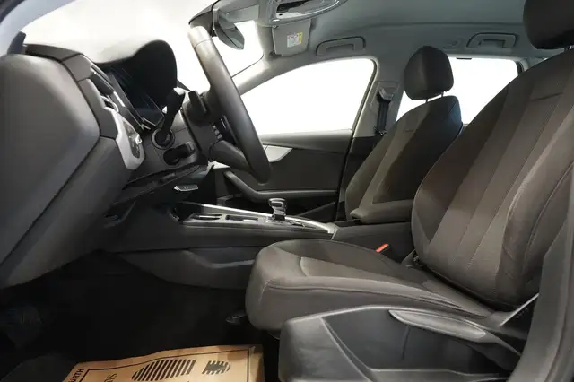 Audi A4 view 15