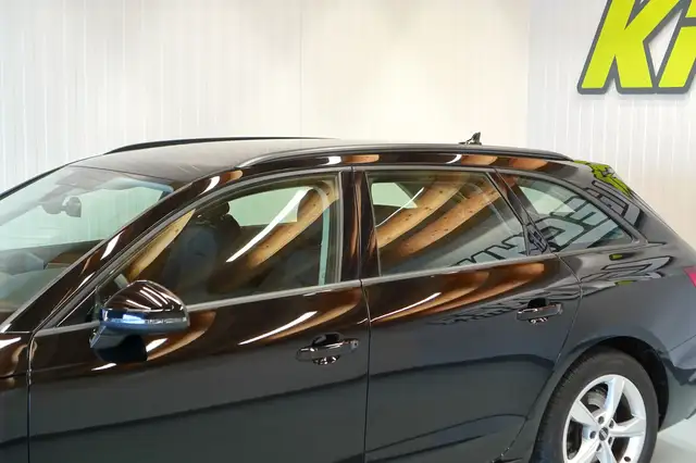 Audi A4 view 12