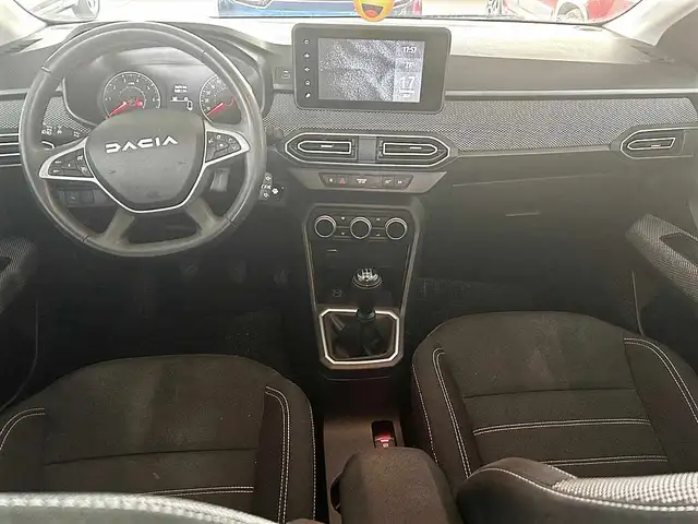 Dacia Sandero view 10