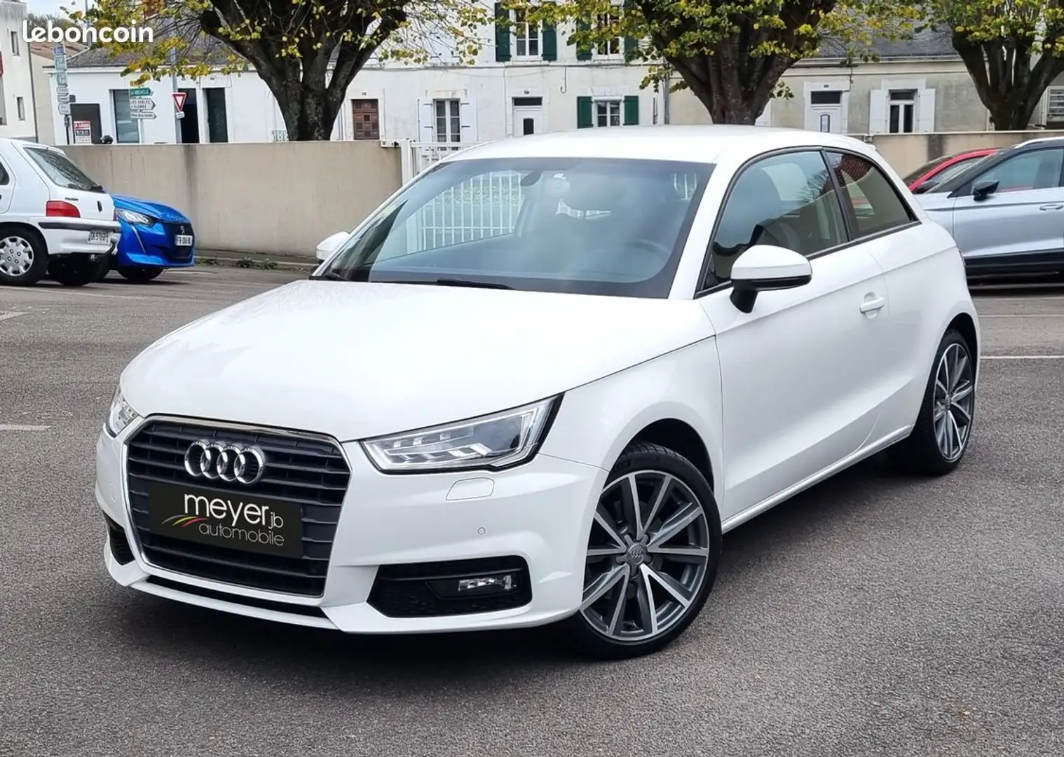 Audi A1 1.6 tdi 115 cv ambition luxe Weiß - 1