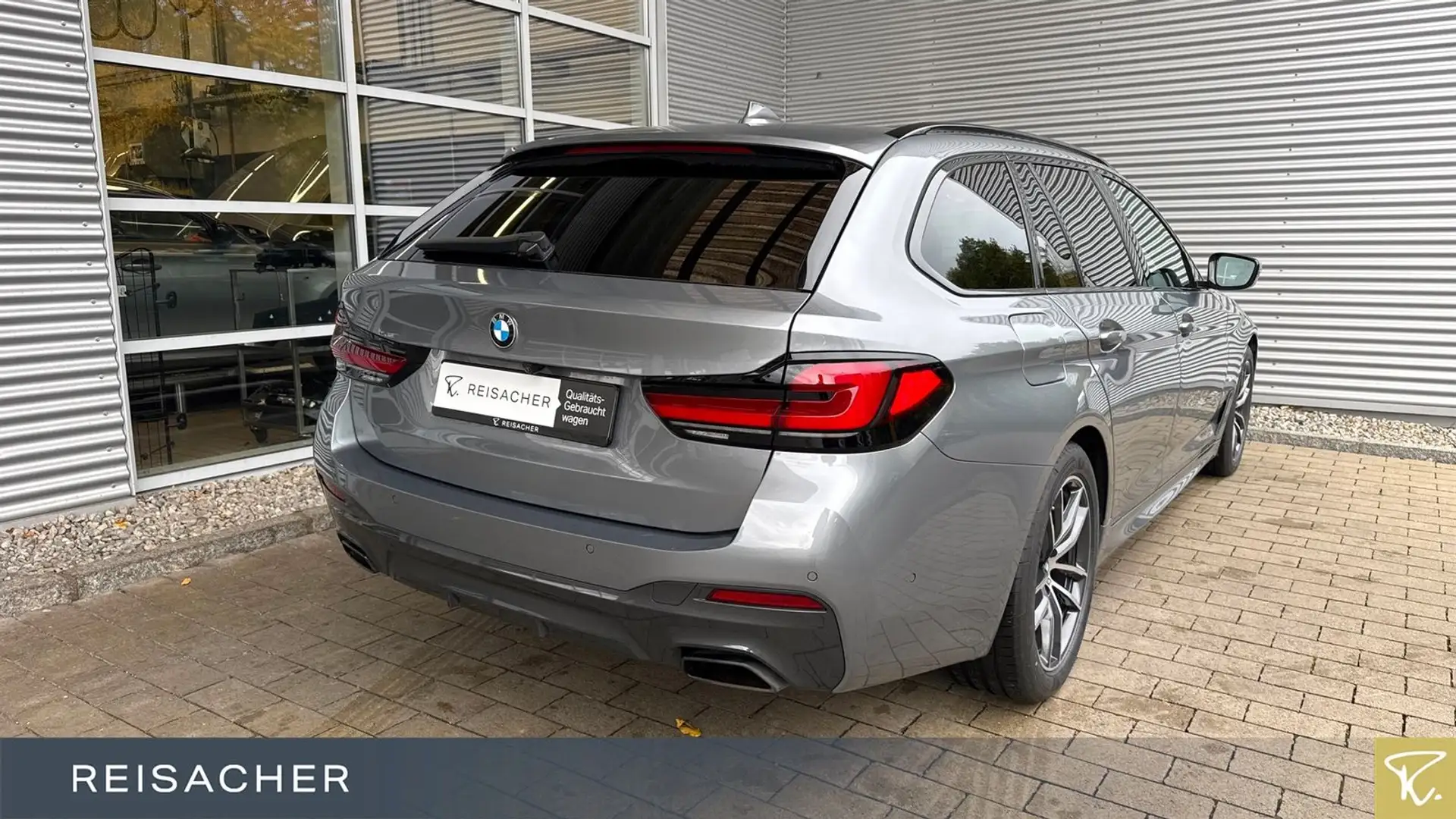 BMW 540 d xDrive Touring M-Sport ACC HUD Laser StdHzg Grau - 2
