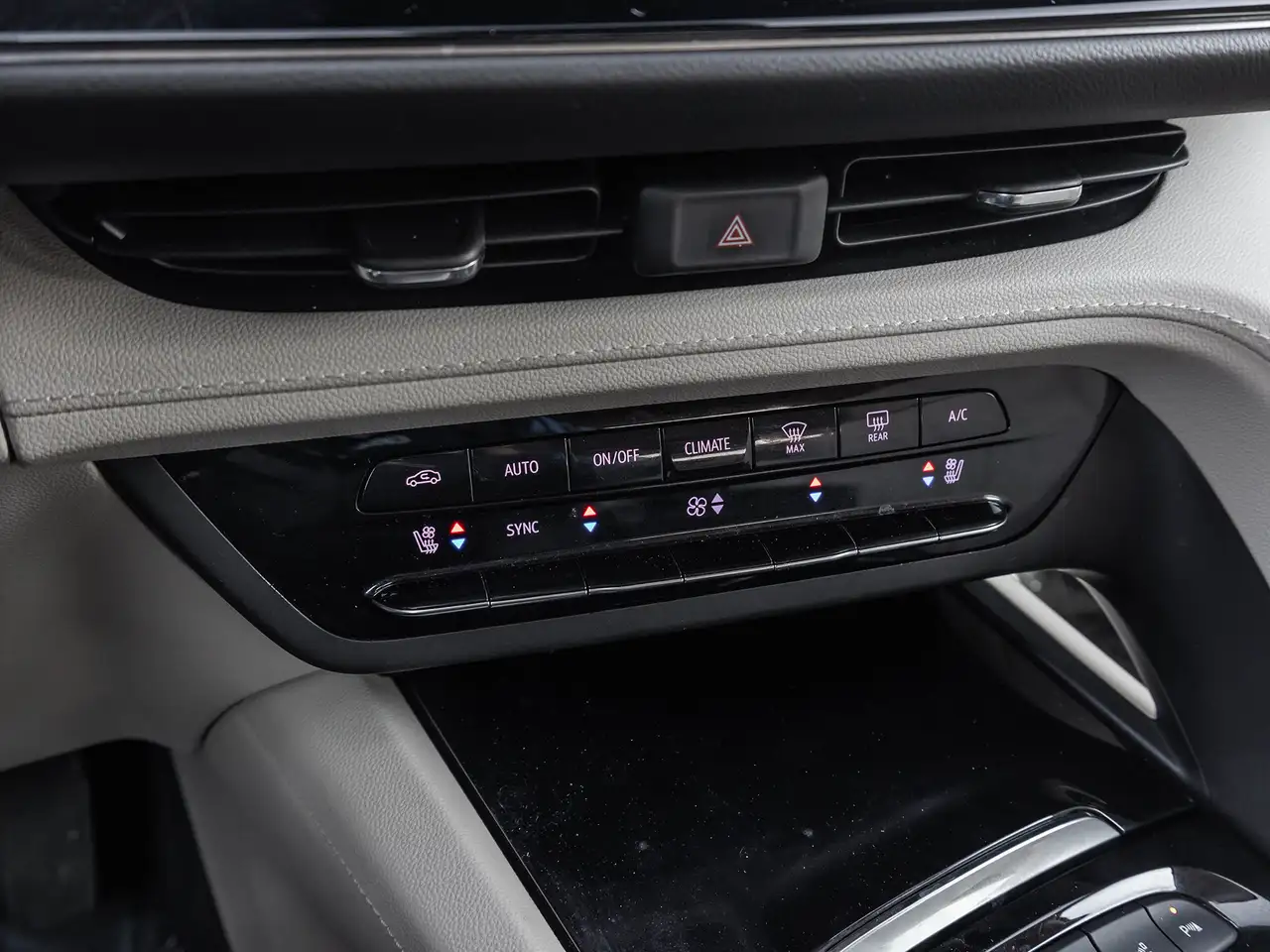 Buick Envision снимка Buick Envision