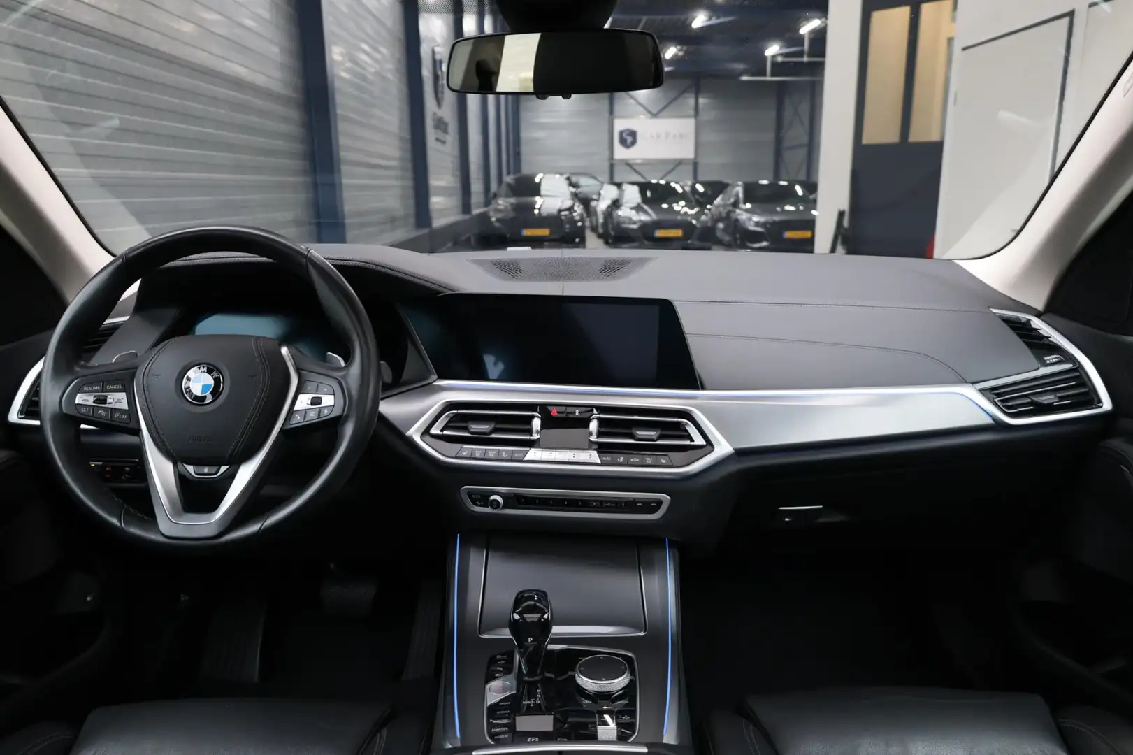 BMW X5 XDrive45e M-Sport LED/VIRTUAL/SFEER/LUCHT/PANO/LEE Grau - 2