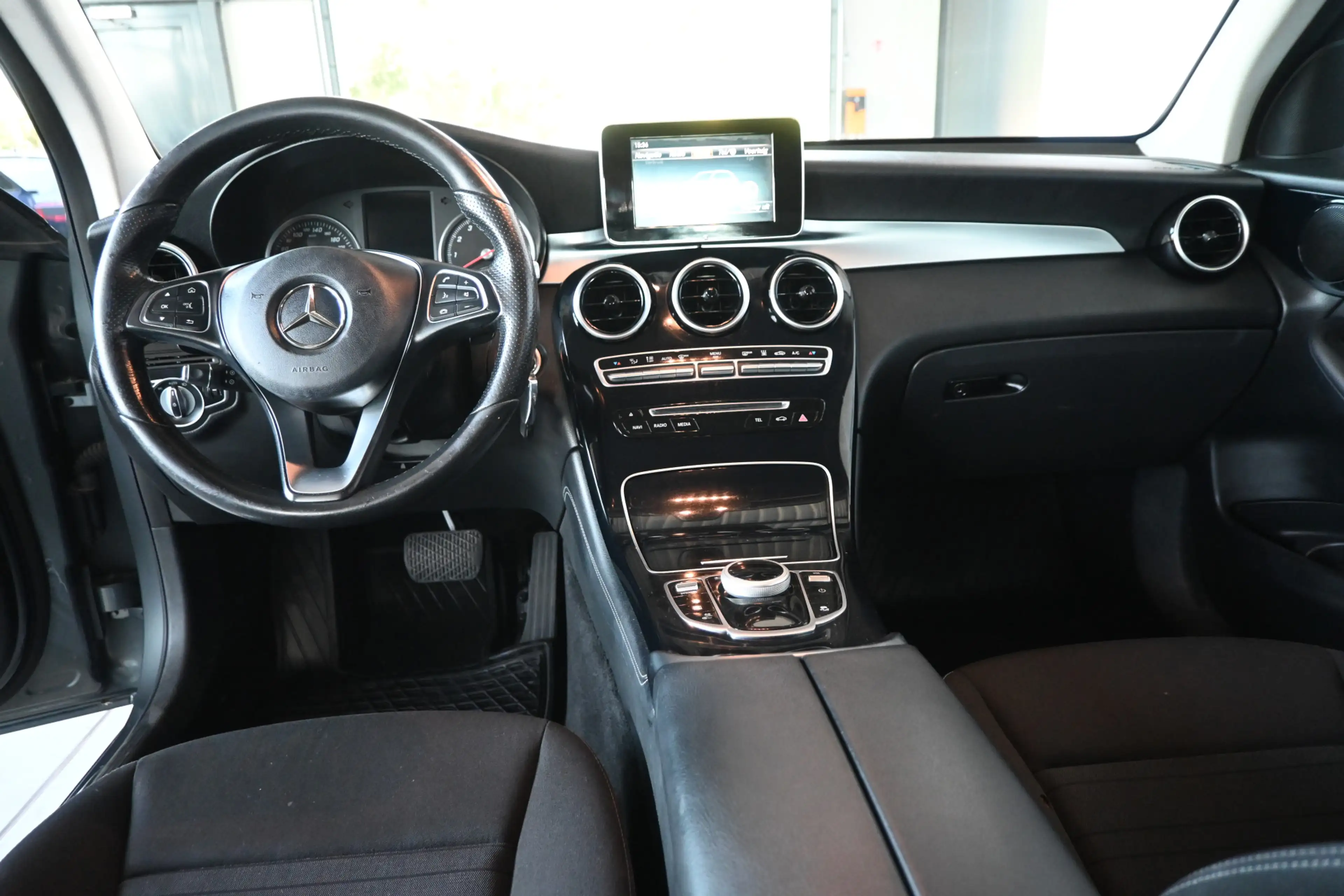Mercedes-Benz GLC 350 350e 4MATIC Business Solution Automaat Navigatie S — photo 2