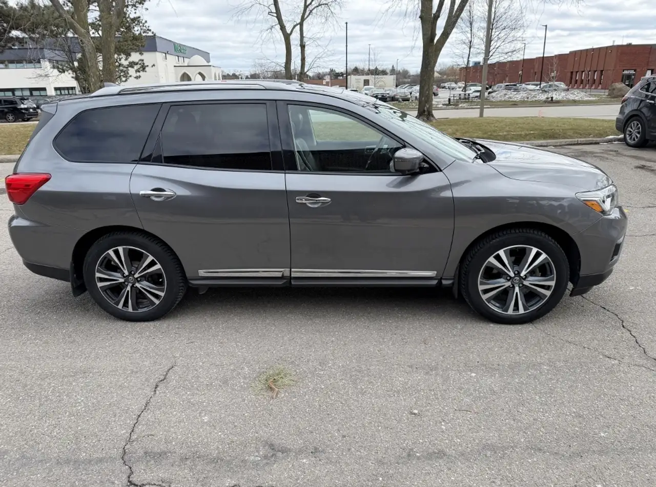 Nissan Pathfinder снимка Nissan Pathfinder