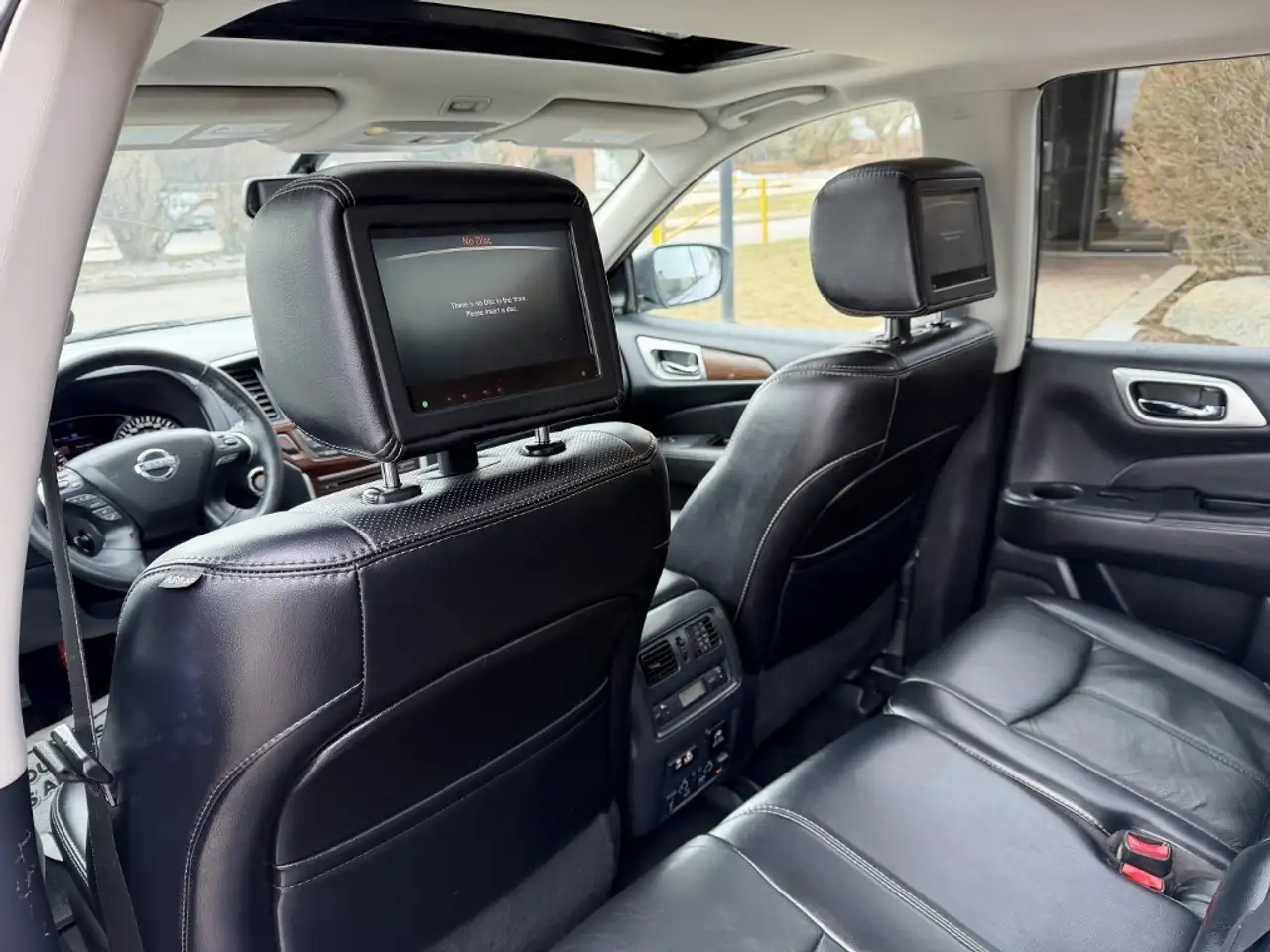 Nissan Pathfinder снимка Nissan Pathfinder