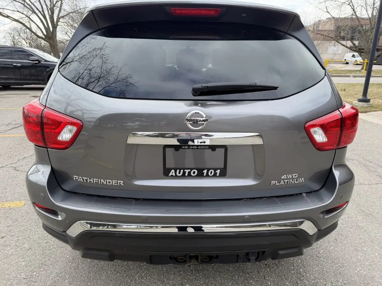 Nissan Pathfinder снимка Nissan Pathfinder