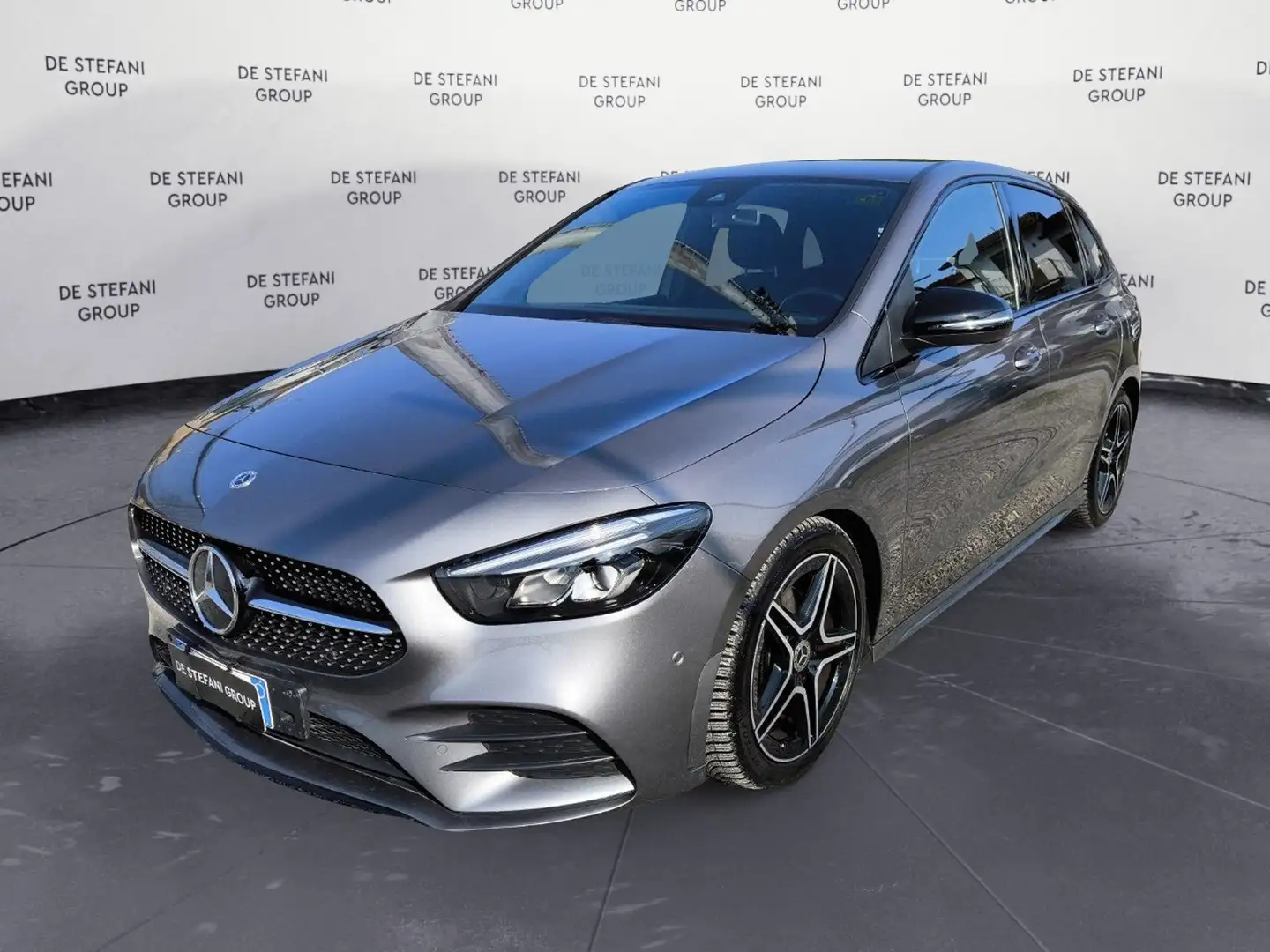 Mercedes-Benz B 180 B 180 d Automatic Premium NIGHT-PACK Grigio - 1