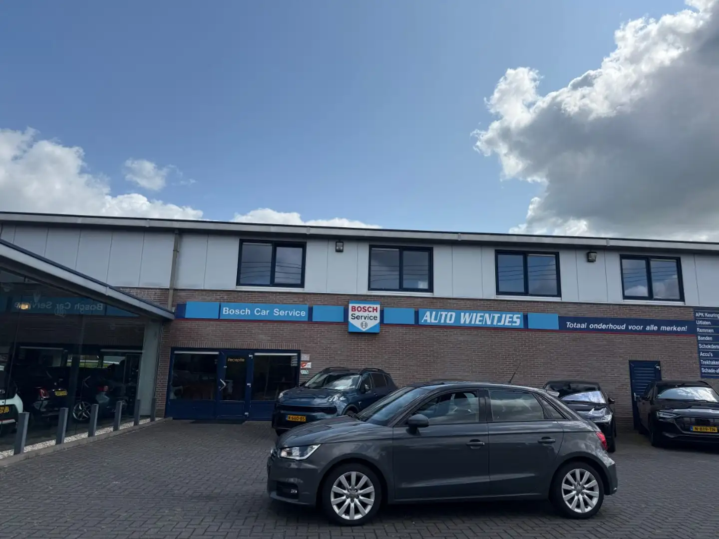Audi A1 Sportback 1.0 TFSI | Sport Pro Line | Airco | Crui Grijs - 1