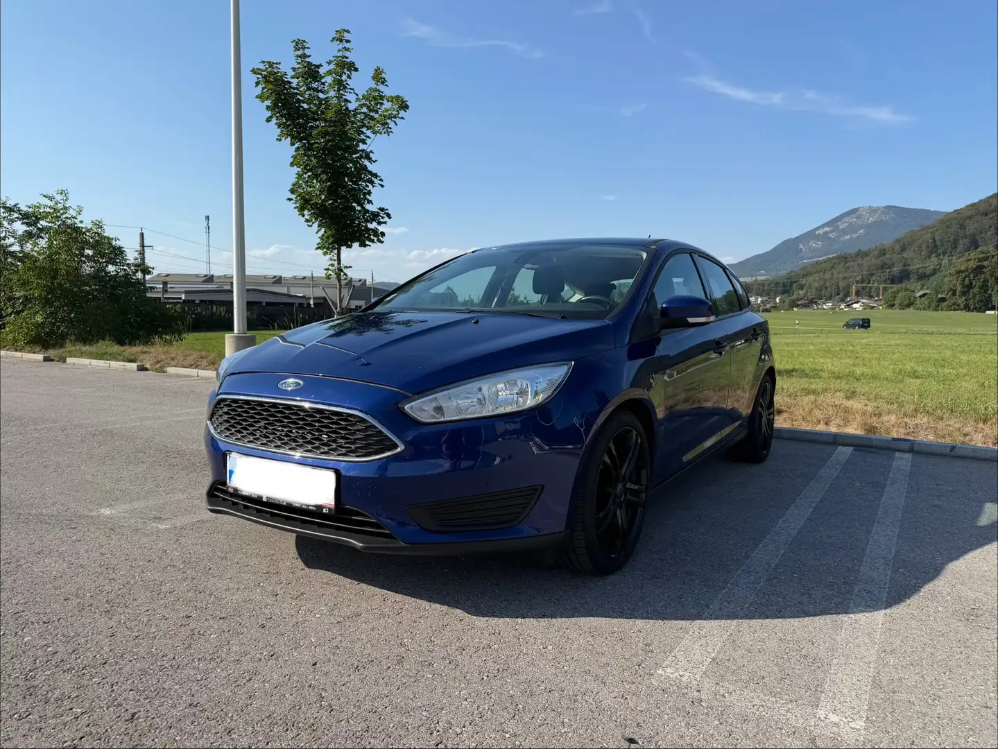 Ford Focus 5T Trend 1,0l Blau - 1