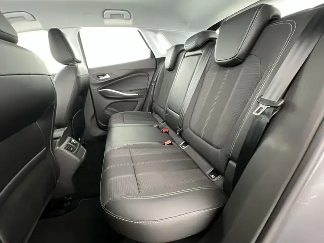 Opel Grandland view 8