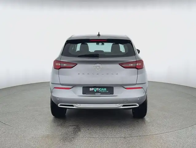 Opel Grandland view 4