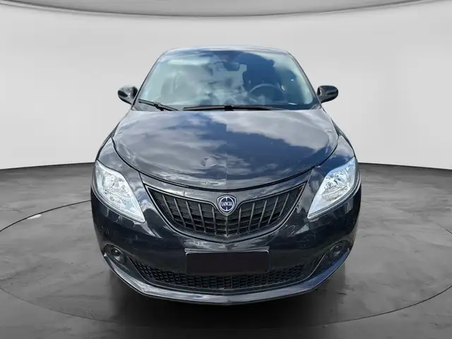Lancia Ypsilon view 2
