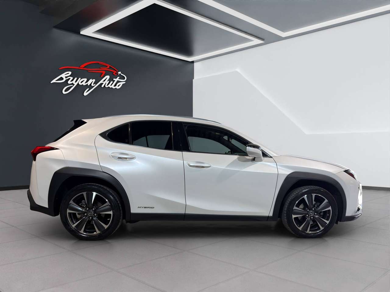 Lexus UX 250h 2.0 Luxury 4wd cvt 184cv