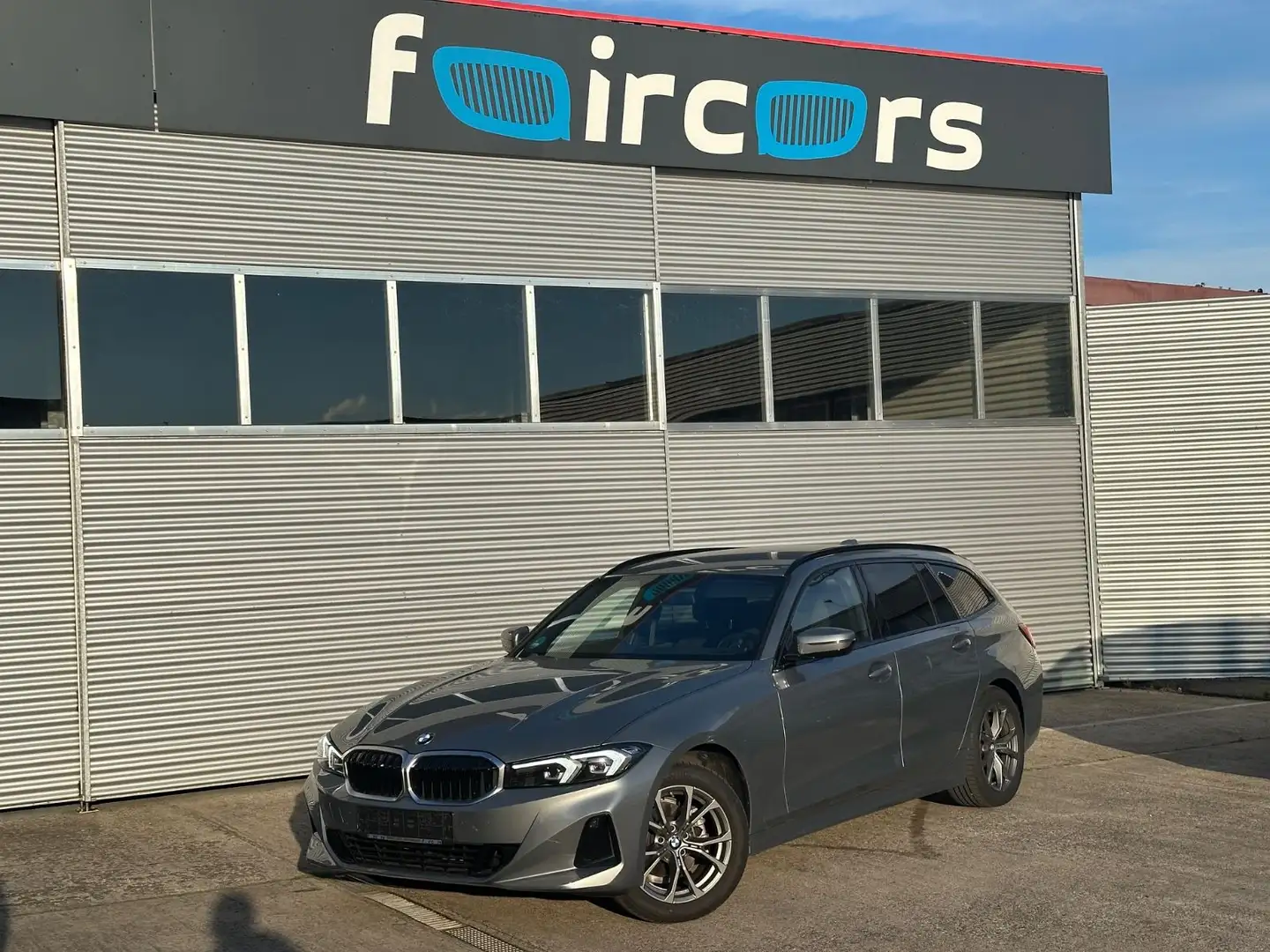 BMW 318 LCI*Touring*get.Scheiben+Rollo*TotWinkel*WideScr Gris - 2
