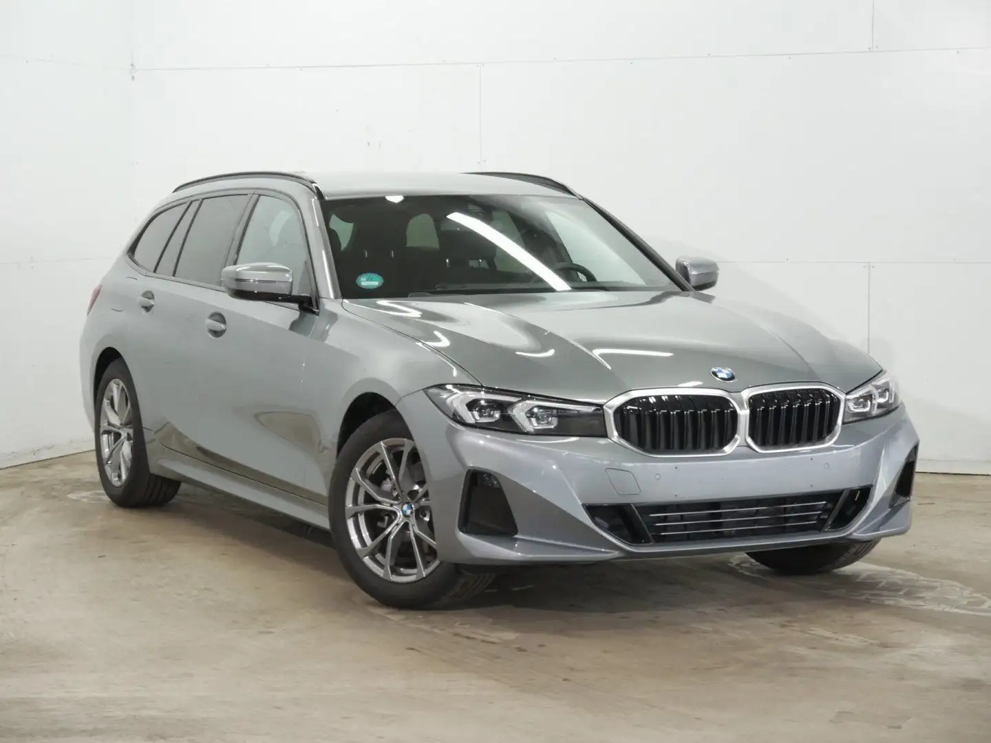 BMW 318 LCI*Touring*get.Scheiben+Rollo*TotWinkel*WideScr Grau - 2