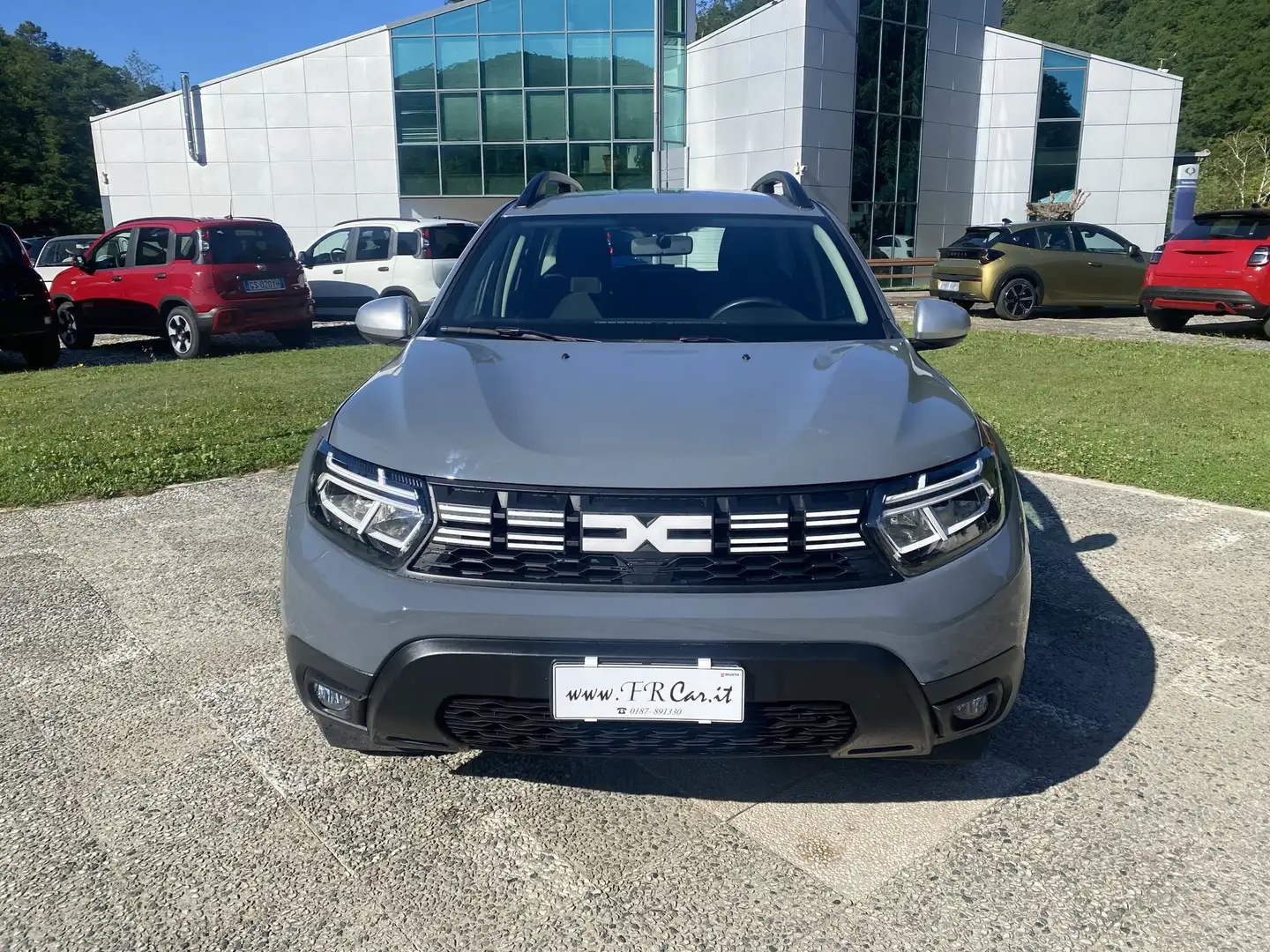 Dacia Duster 1.0 TCe GPL 100 CV 4x2 Essential Grigio - 2