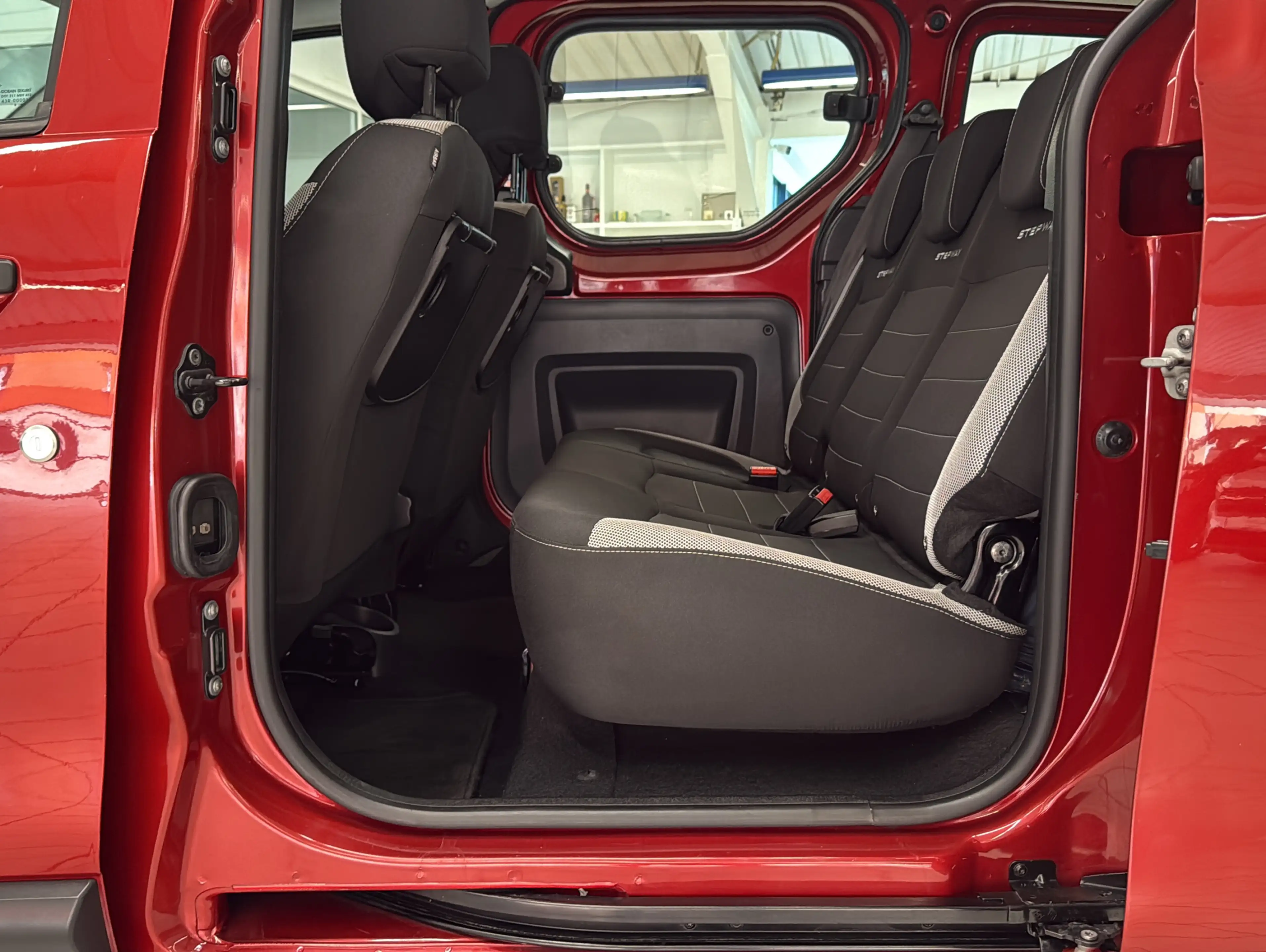 Dacia Dokker 1.6 SCe Stepway|Klima|Navi|SHZ|Kamera|PDC — photo 11