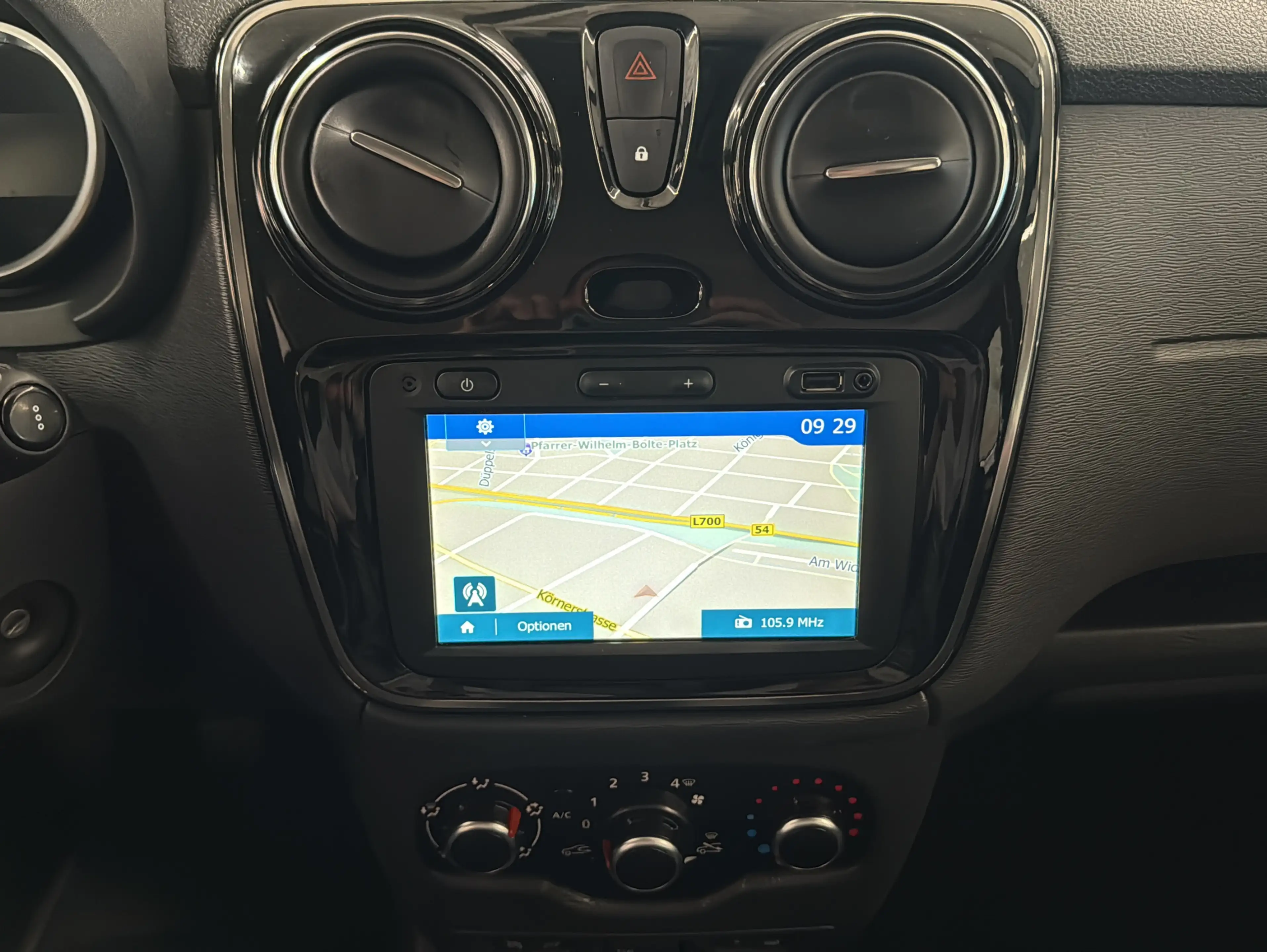 Dacia Dokker 1.6 SCe Stepway|Klima|Navi|SHZ|Kamera|PDC — photo 14