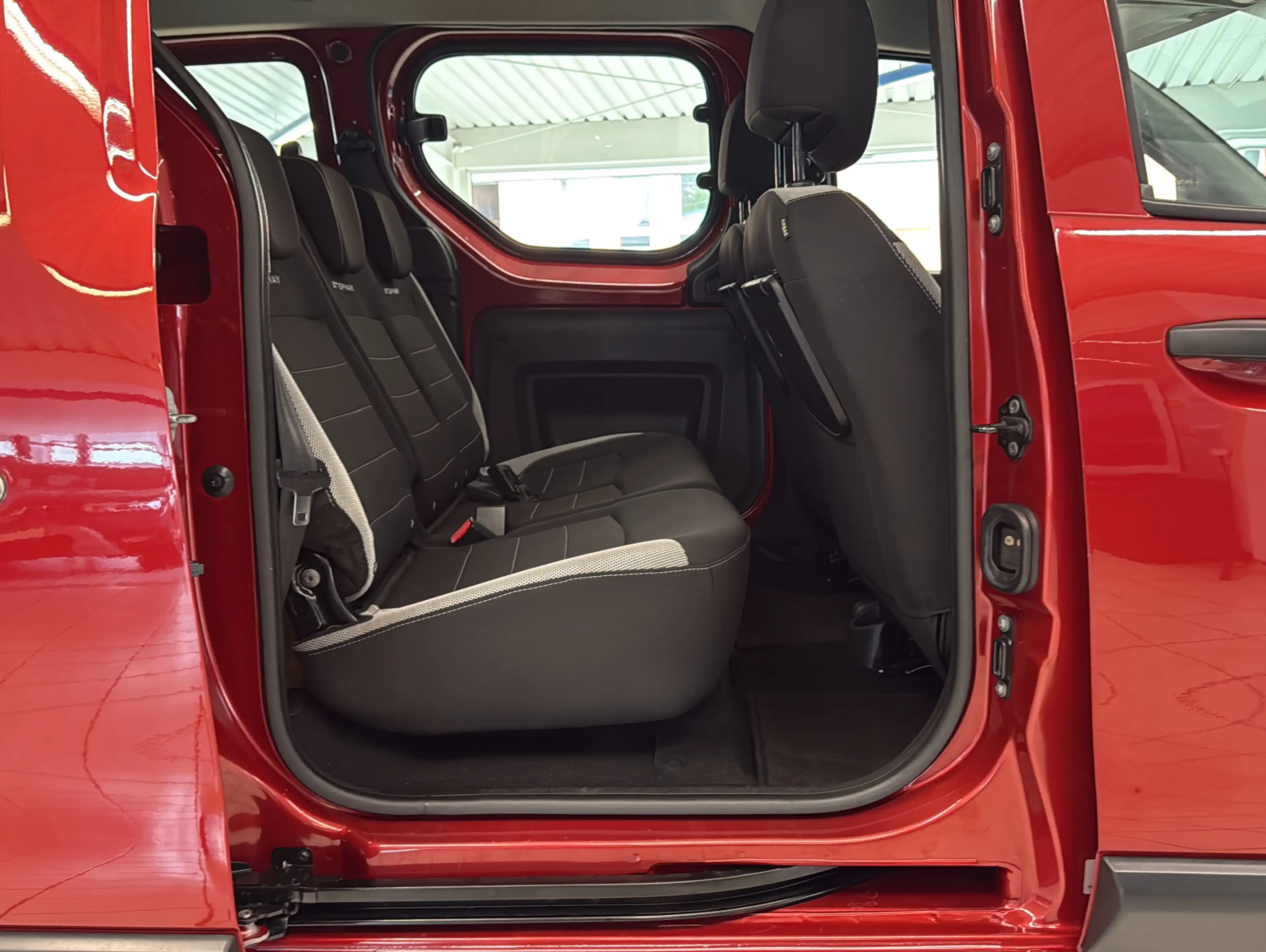 Dacia Dokker 1.6 SCe Stepway|Klima|Navi|SHZ|Kamera|PDC — photo 13